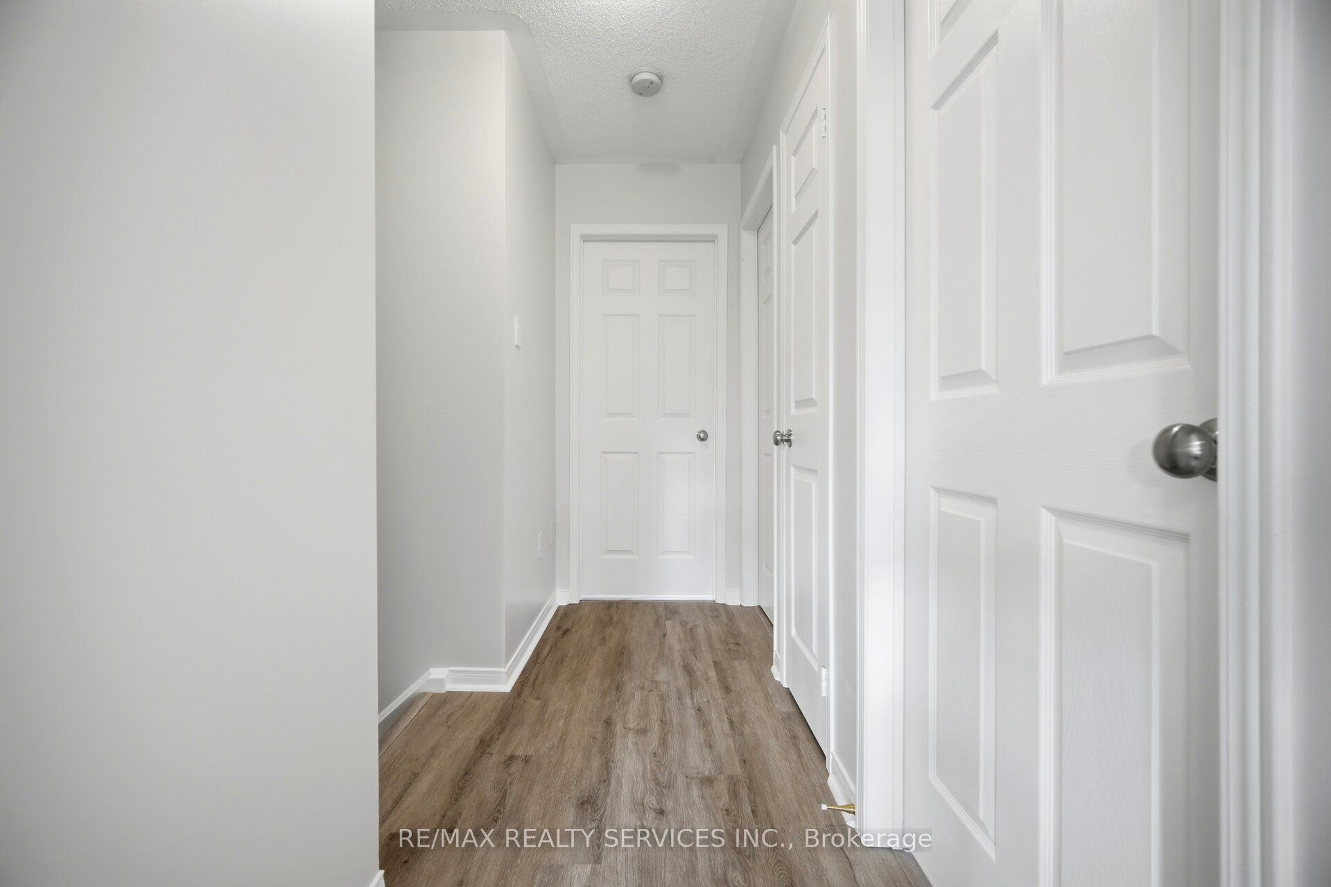 38 Furrows End Property Photo 21