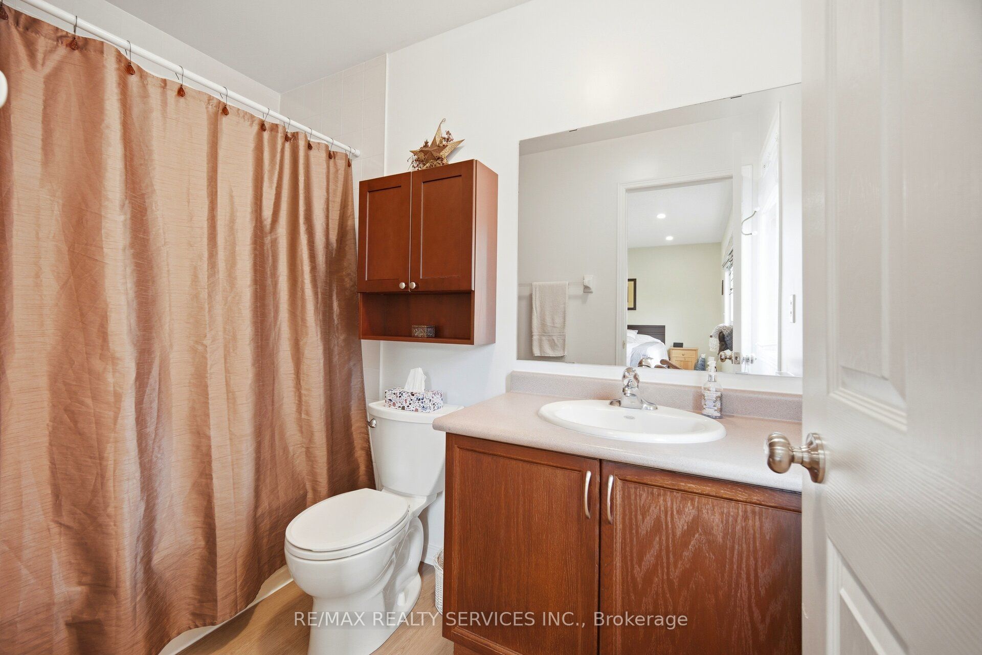 38 Furrows End Property Photo 25