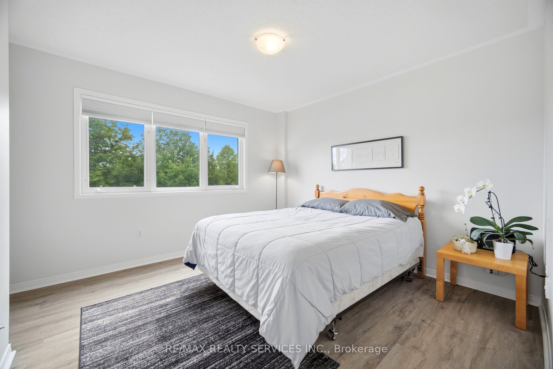 38 Furrows End Property Photo 26