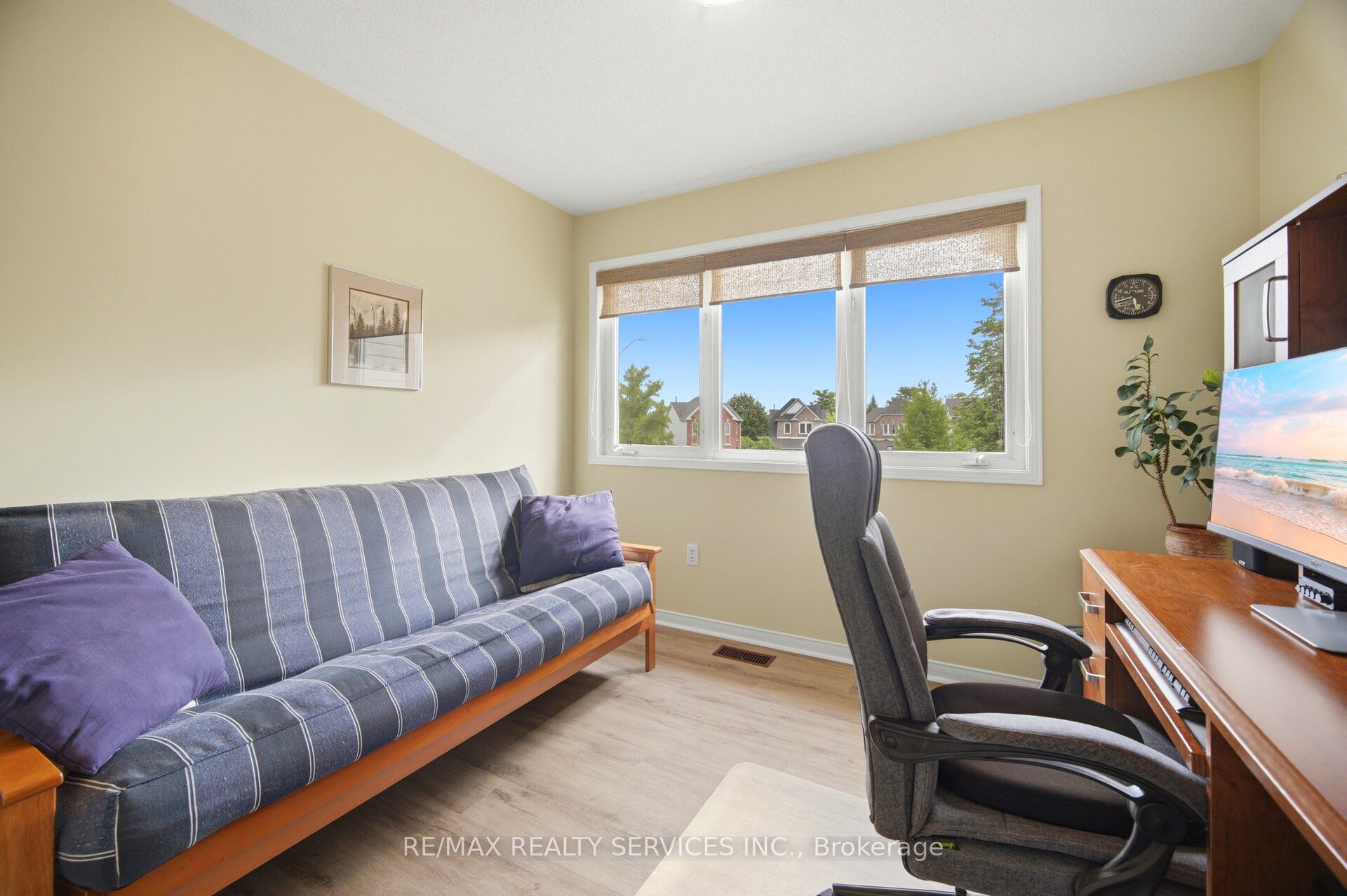 38 Furrows End Property Photo 28