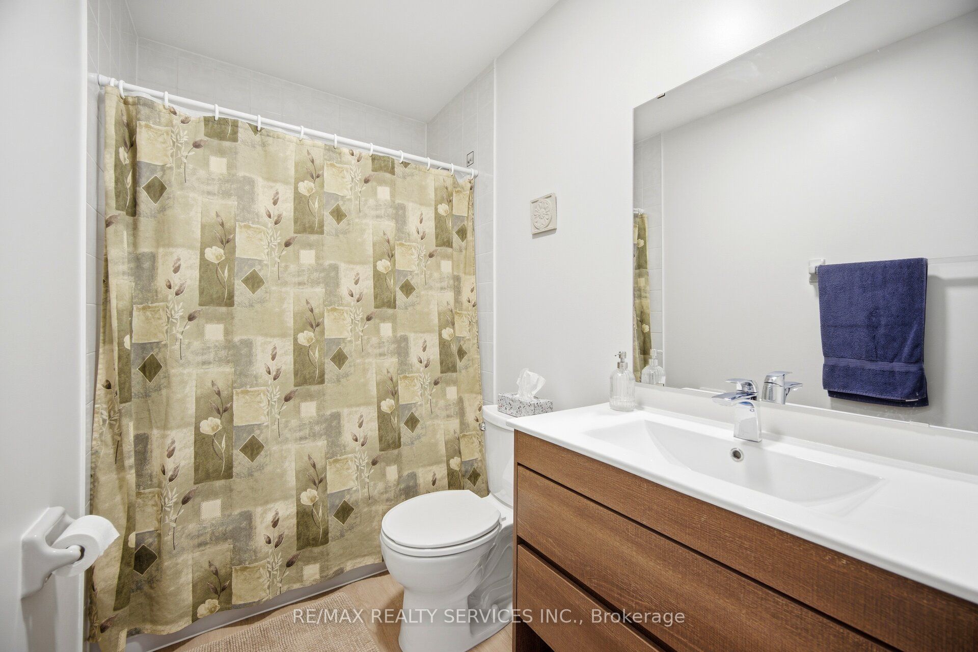 38 Furrows End Property Photo 29