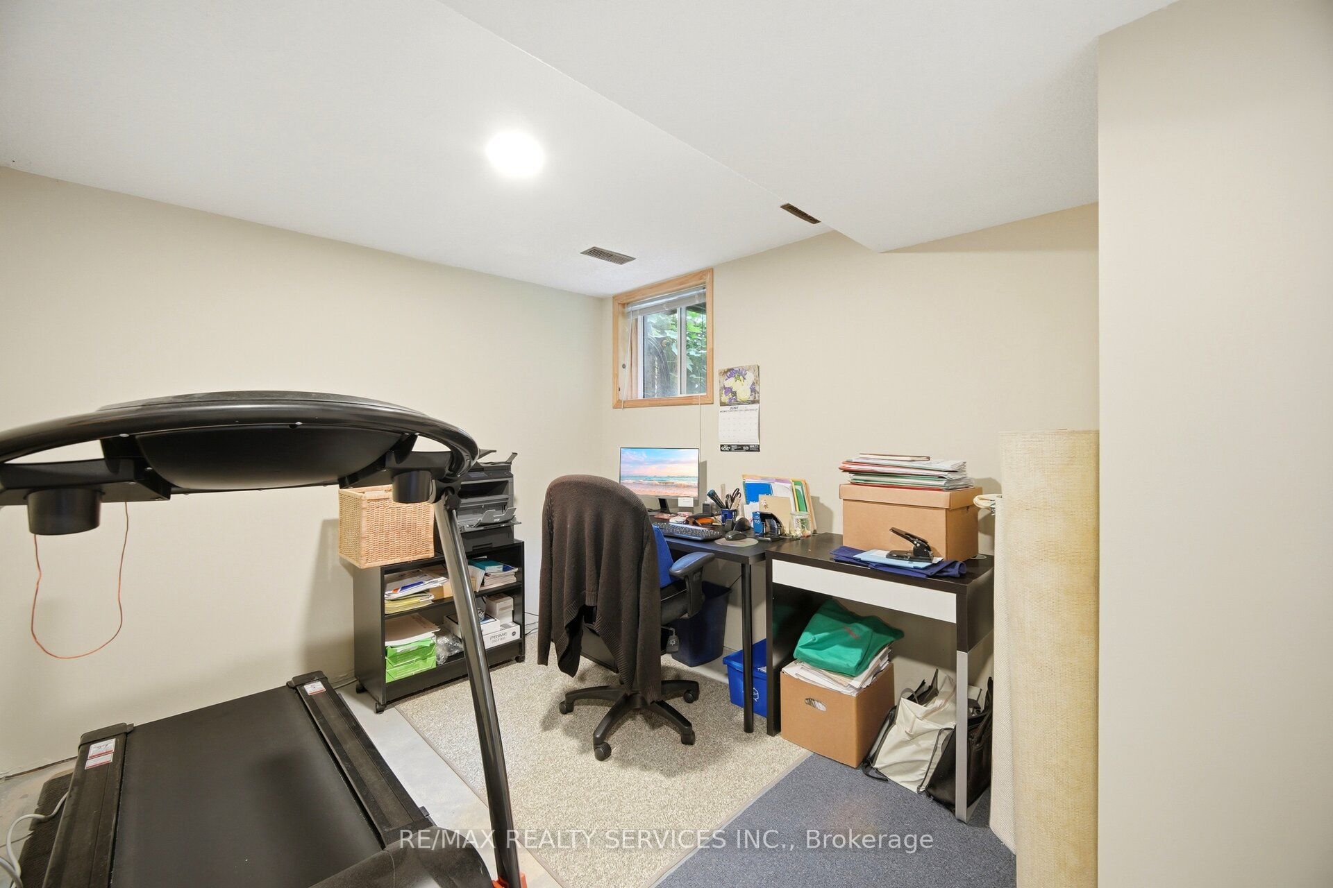 38 Furrows End Property Photo 33
