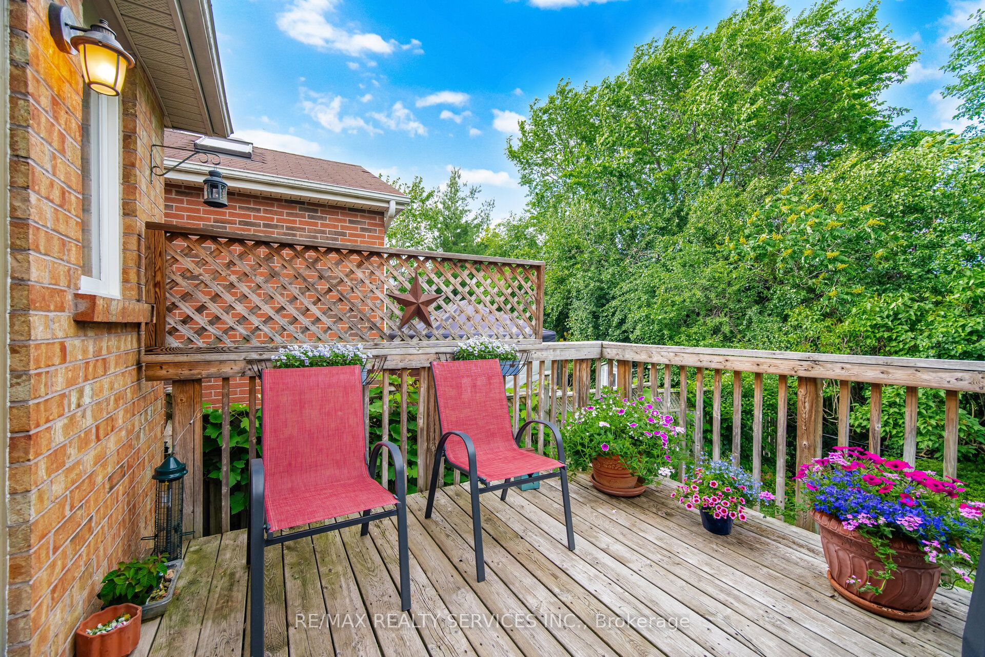 38 Furrows End Property Photo 36