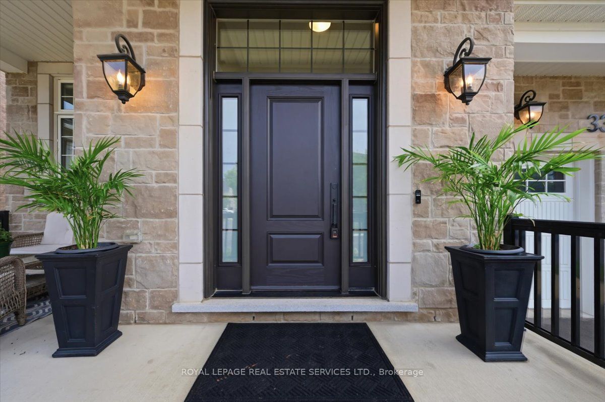 3300 Sunningdale Gardens Property Photo 4