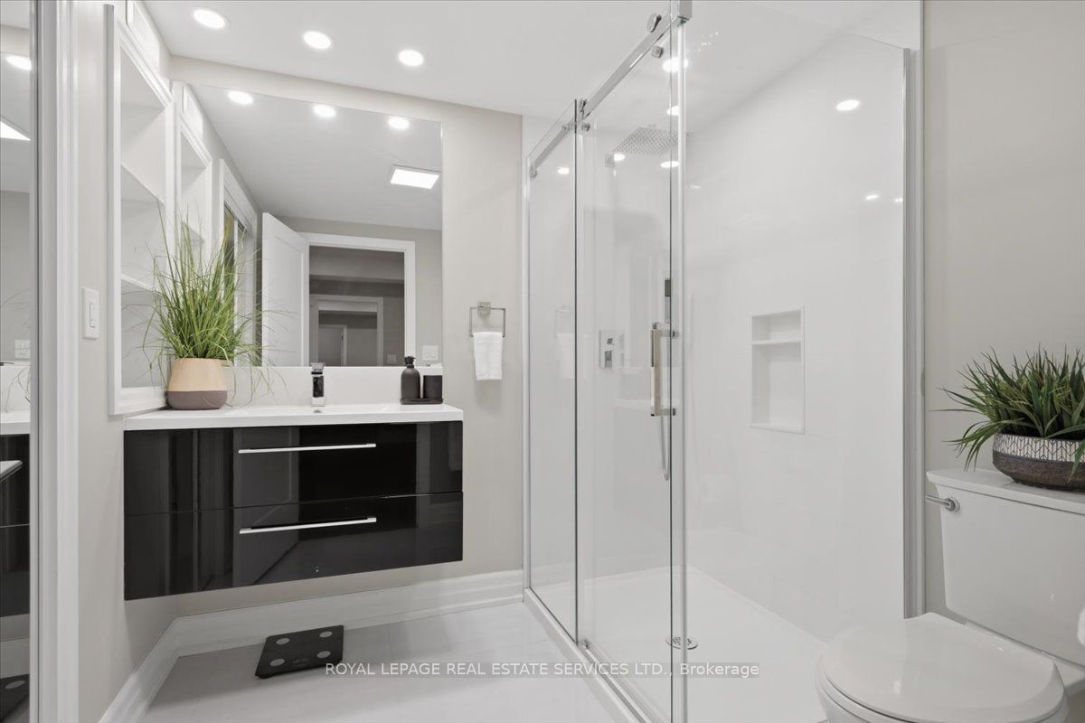 3300 Sunningdale Gardens Property Photo 38