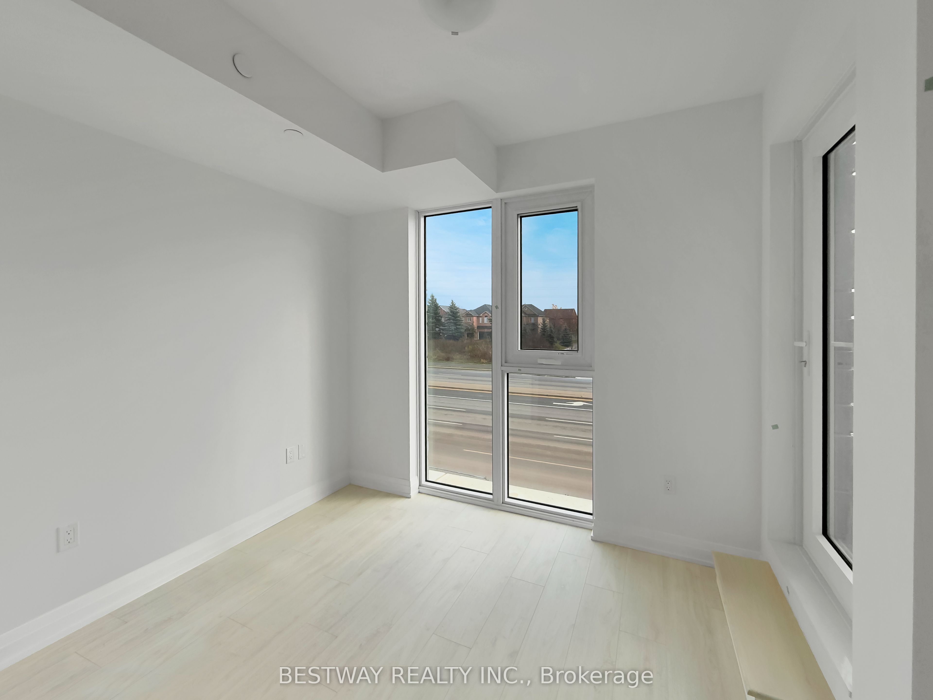 412 Silver Maple Road 207 Property Photo 5