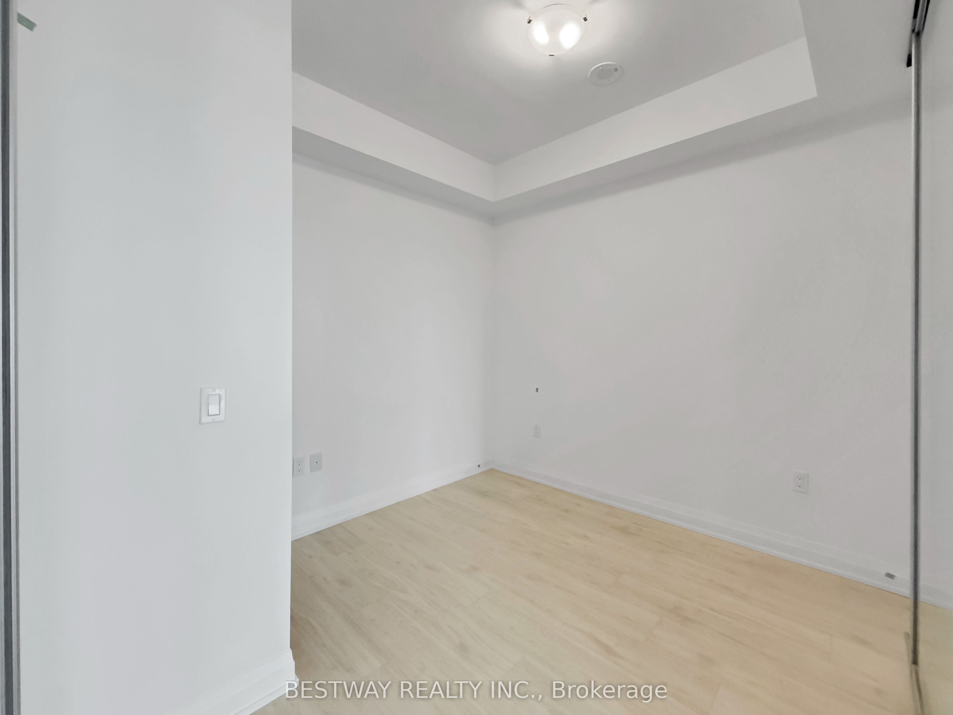 412 Silver Maple Road 207 Property Photo 6