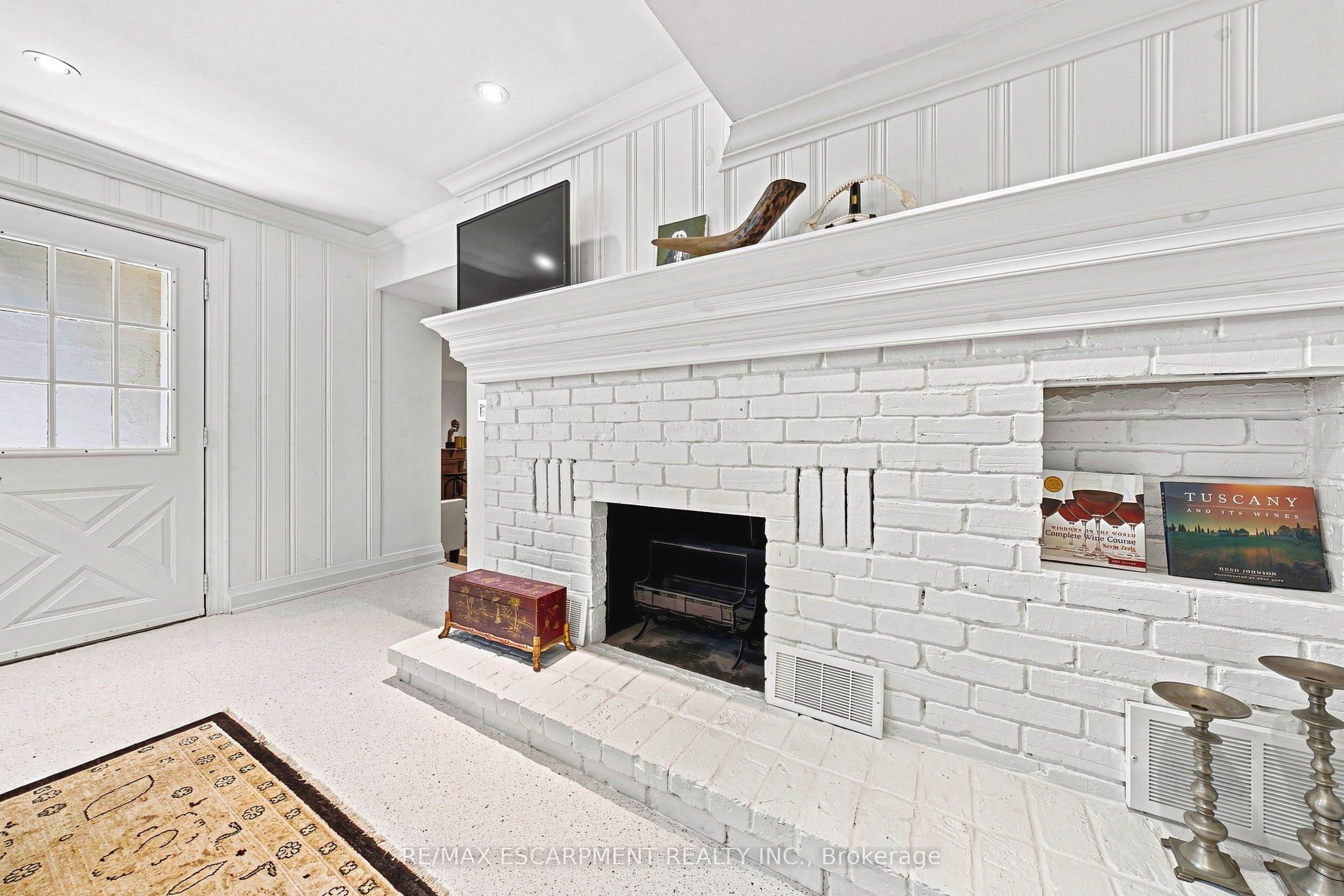 794 Falcon Boulevard Property Photo 25