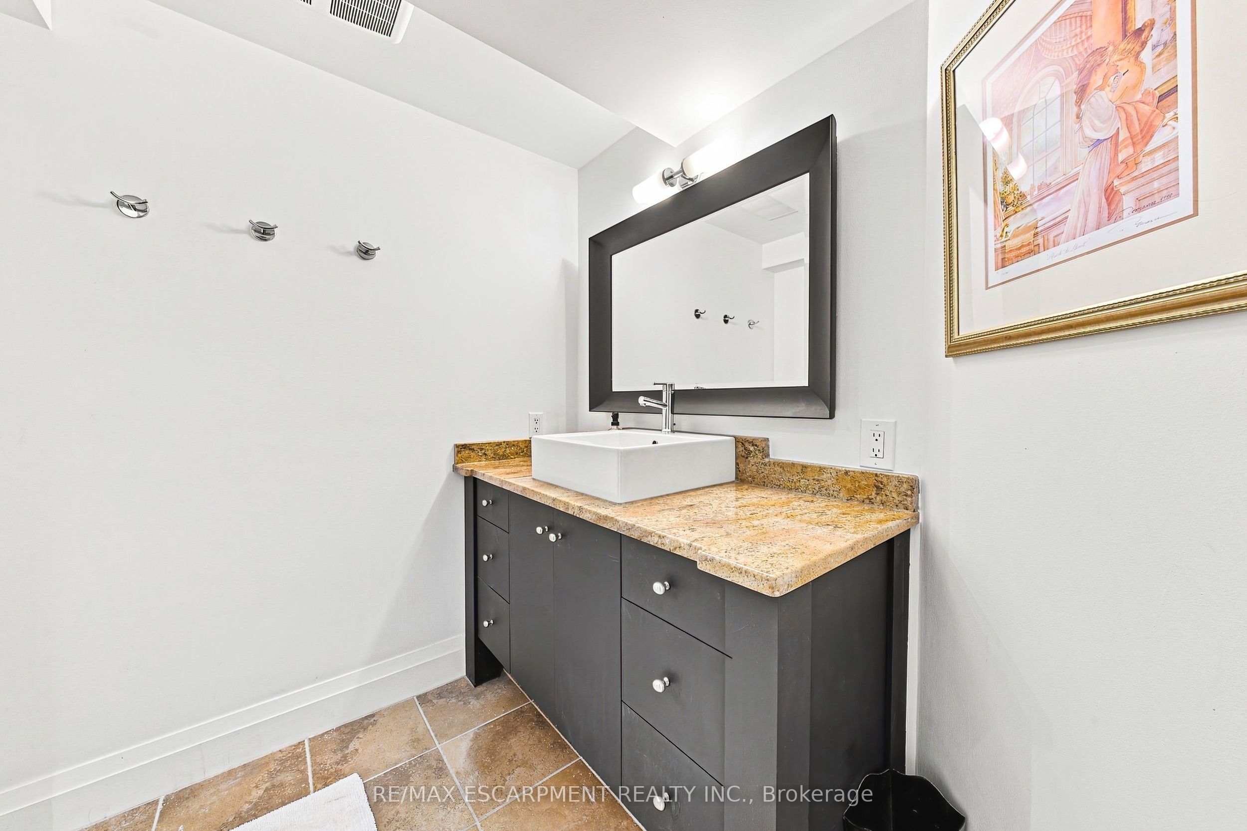 794 Falcon Boulevard Property Photo 31