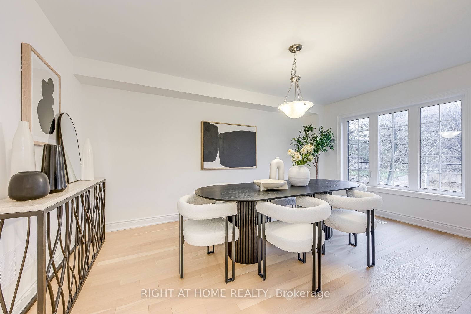 2575 Islington Avenue Property Photo 18