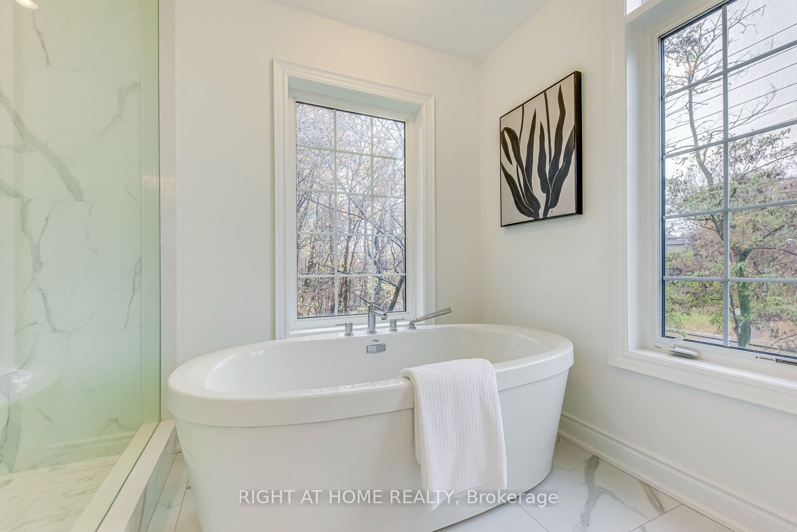 2575 Islington Avenue Property Photo 30