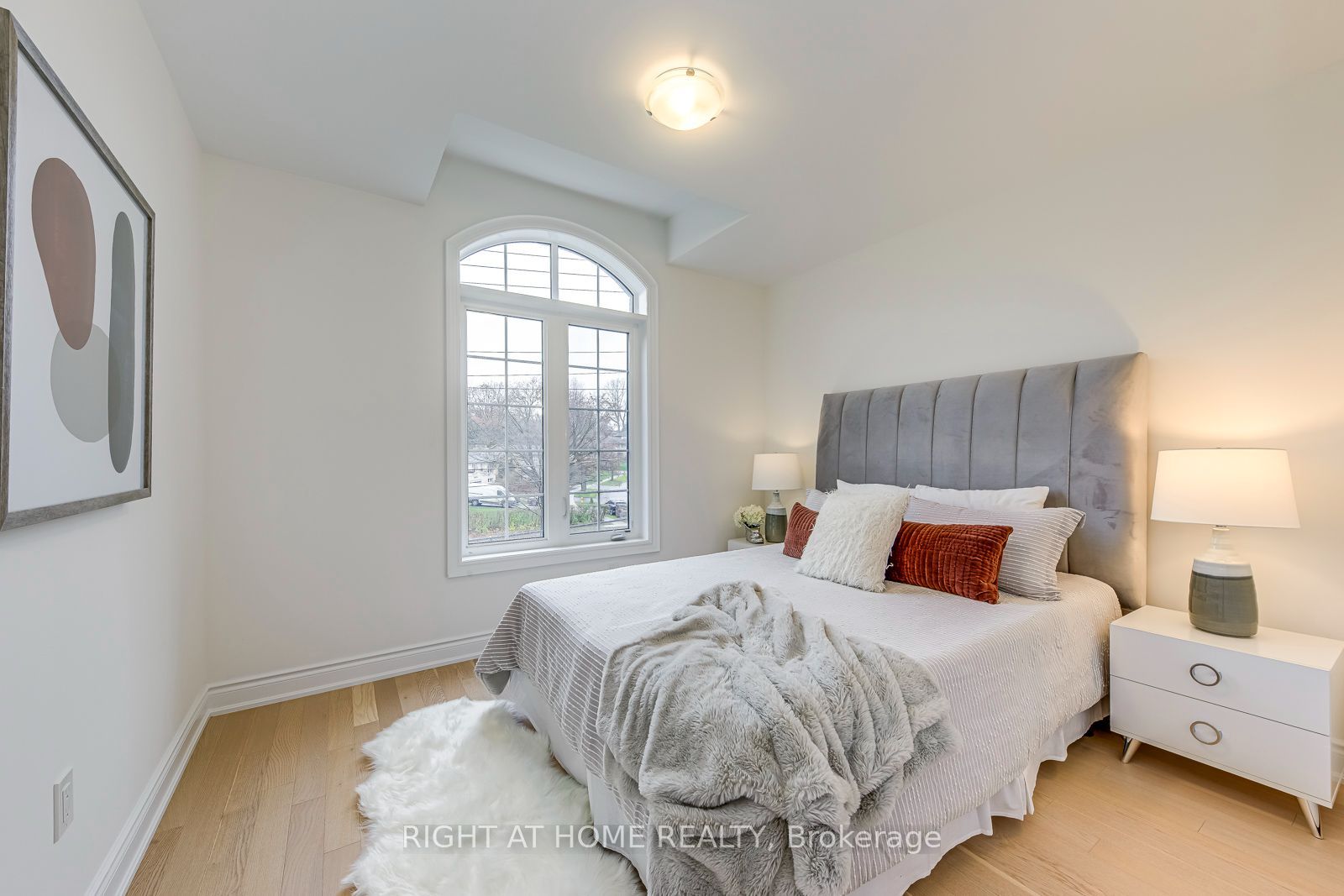 2575 Islington Avenue Property Photo 34
