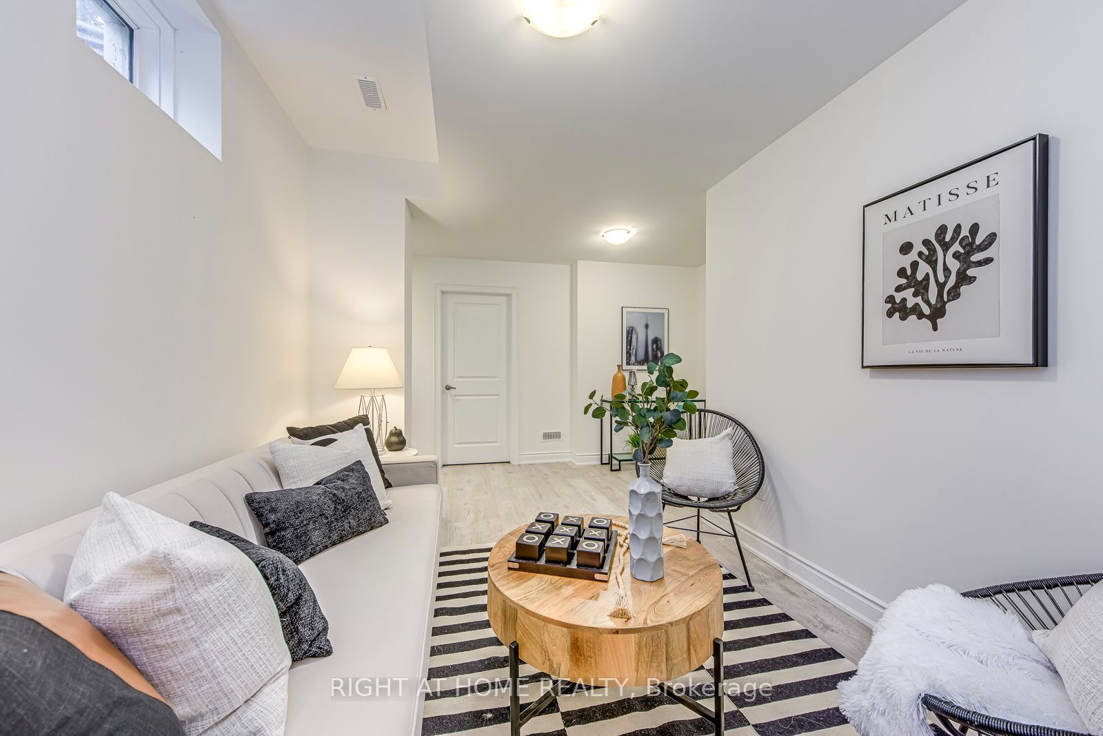 2575 Islington Avenue Property Photo 41