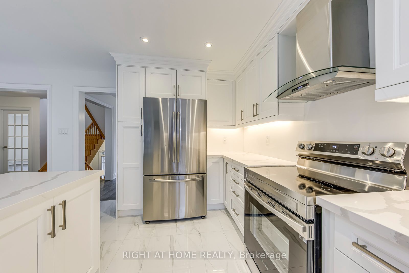 2579 Islington Avenue Property Photo 14