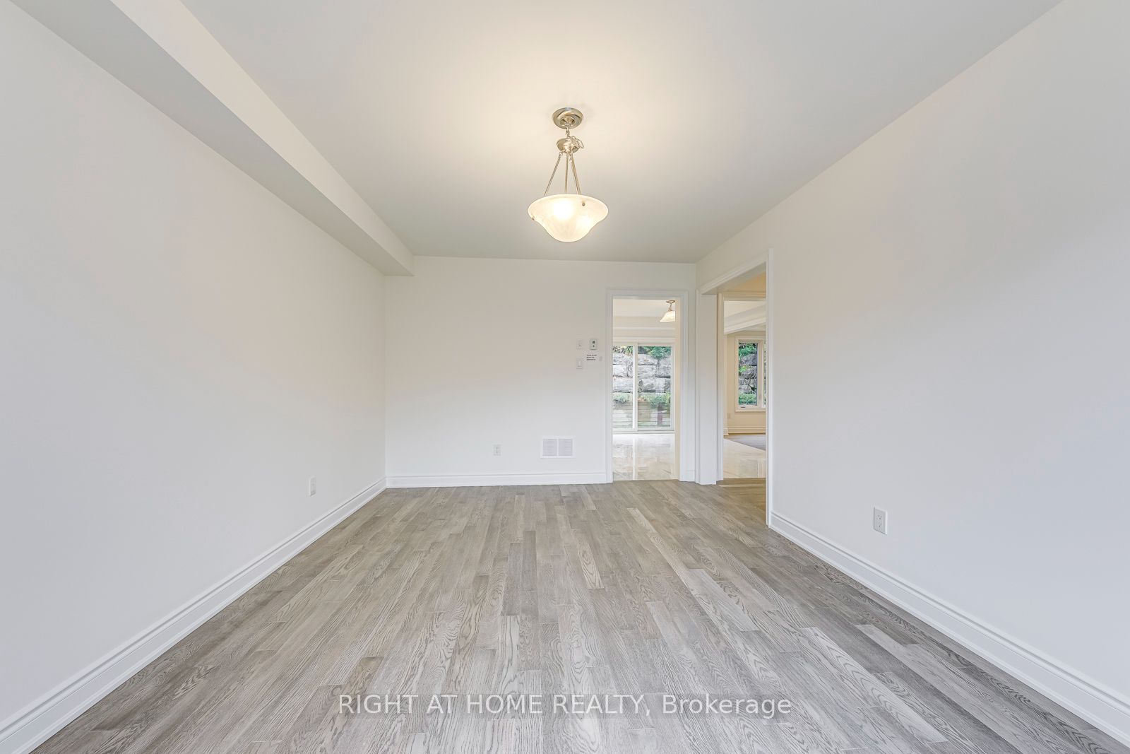 2579 Islington Avenue Property Photo 18