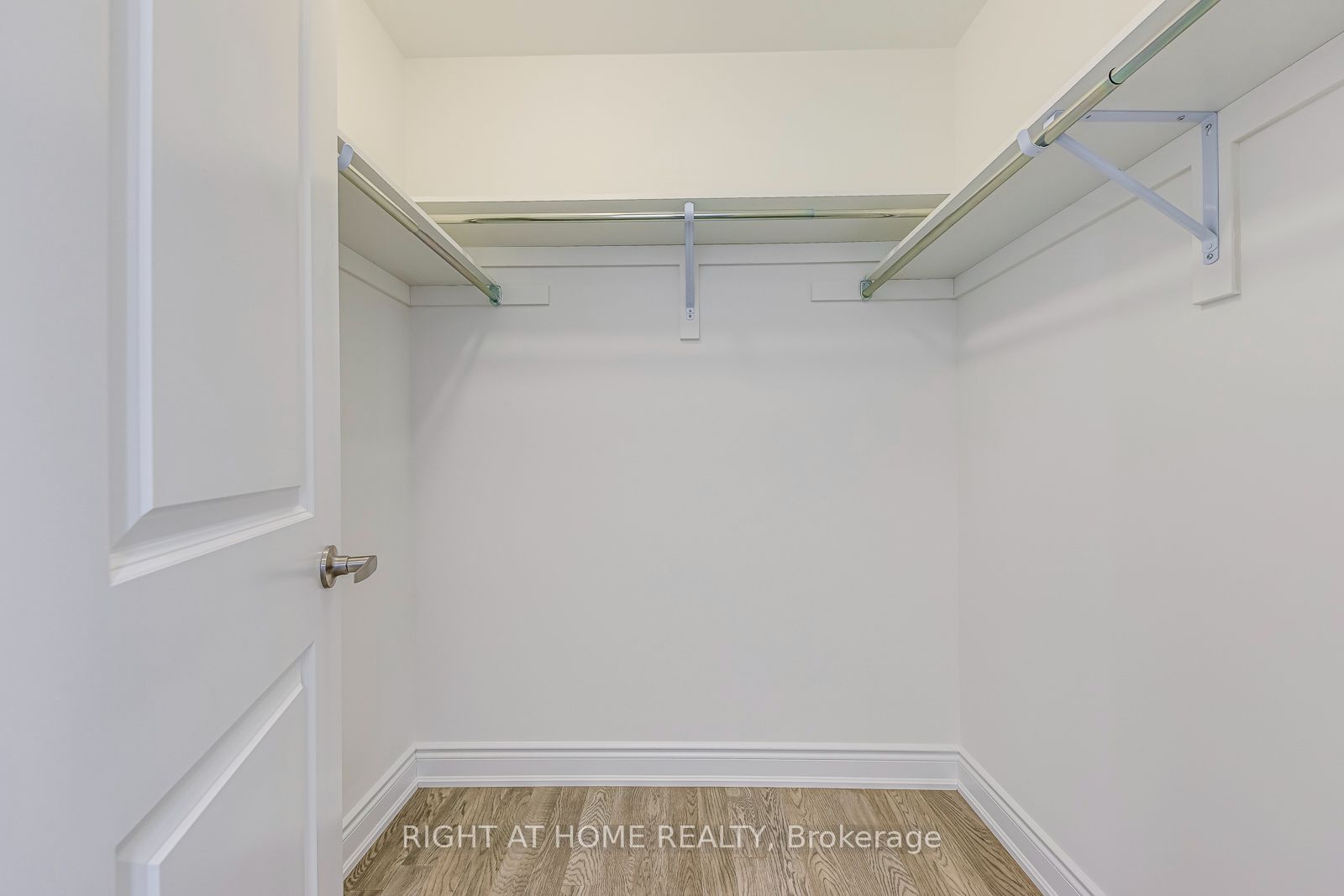 2579 Islington Avenue Property Photo 29