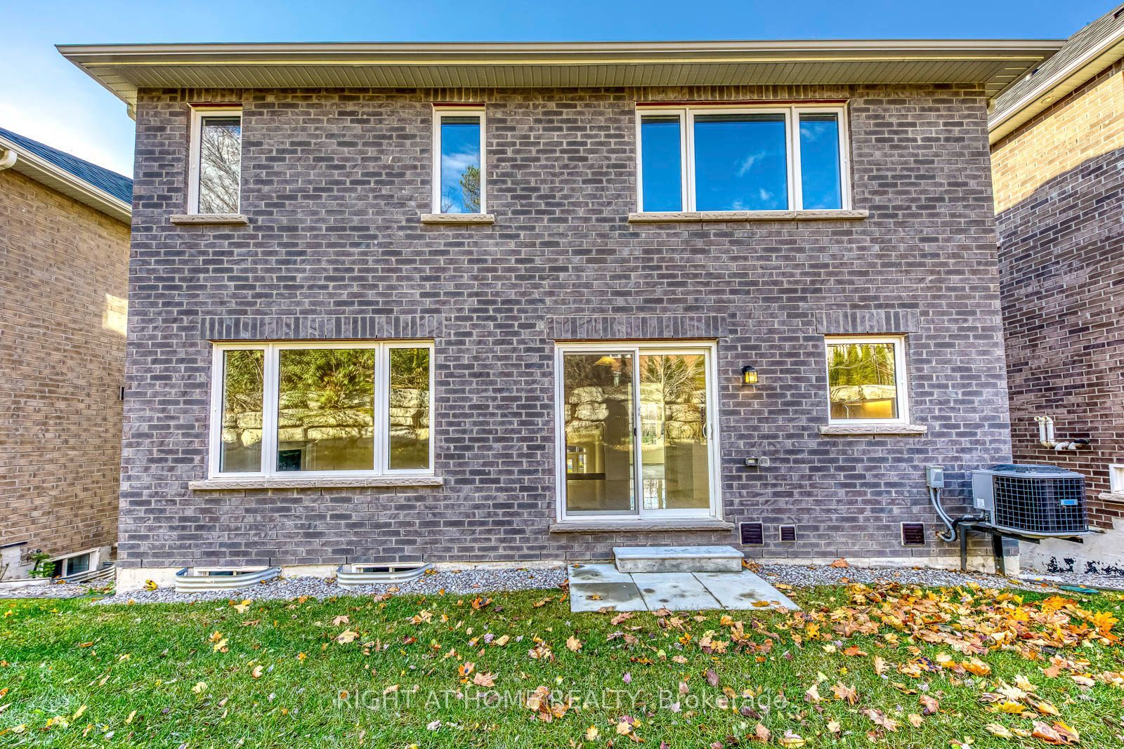 2579 Islington Avenue Property Photo 45