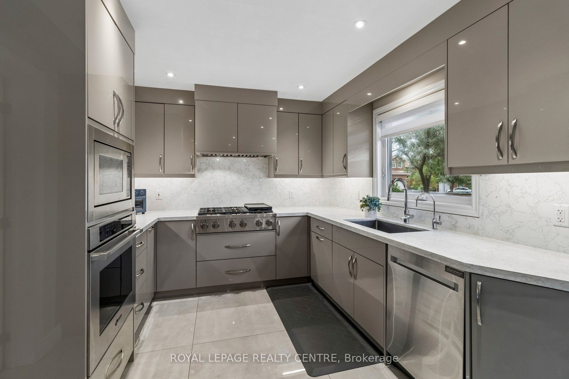 4480 Haydock Park Drive Property Photo 14