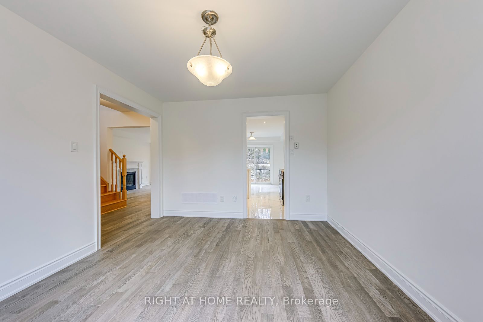 2581 Islington Avenue Property Photo 10