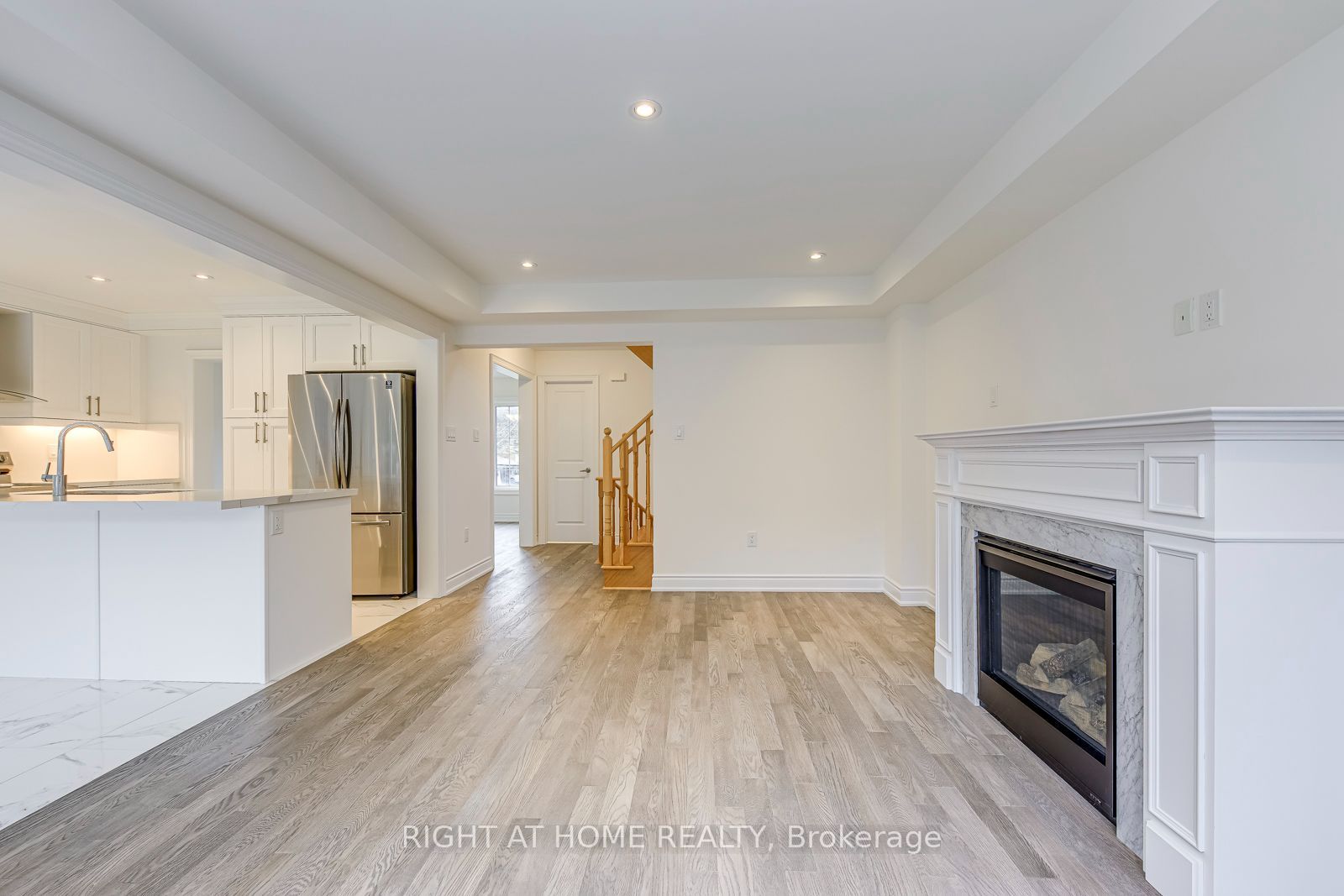 2581 Islington Avenue Property Photo 14
