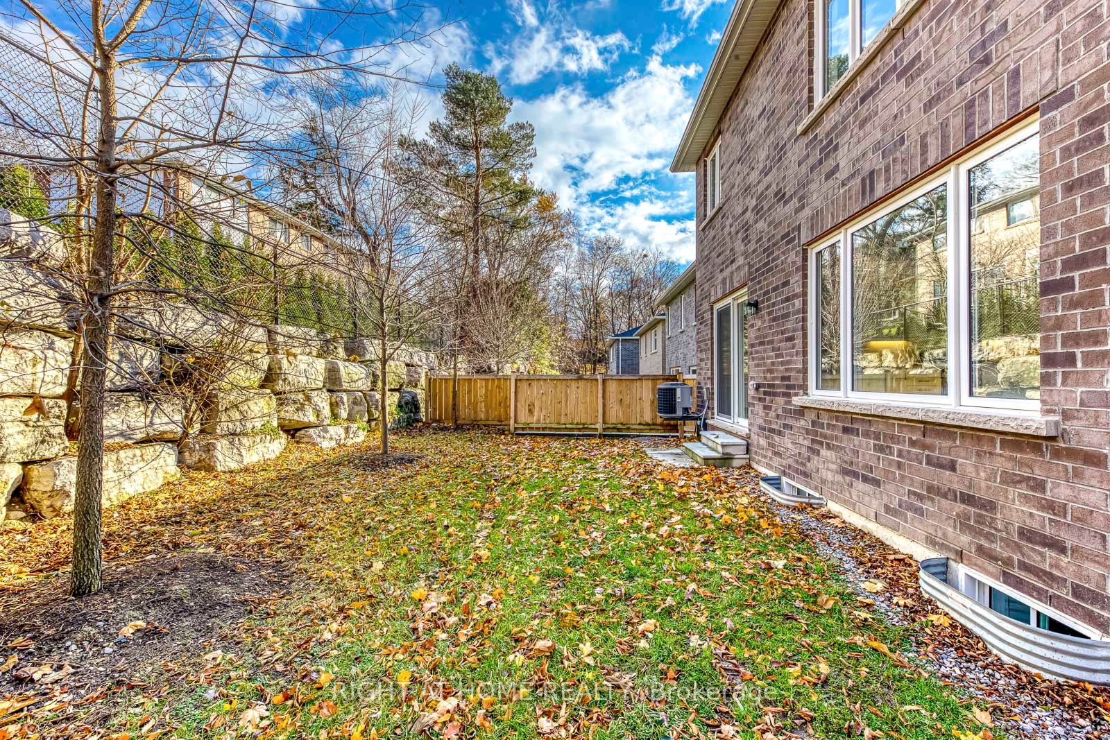 2581 Islington Avenue Property Photo 43