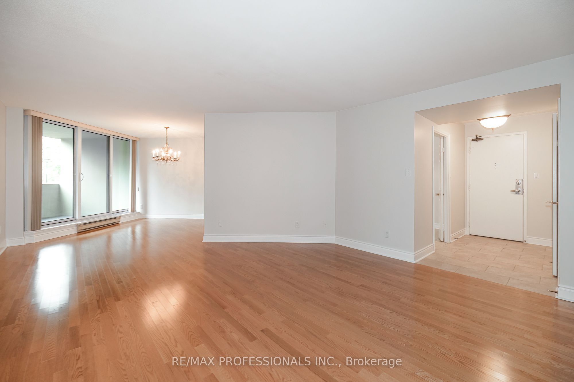 95 La Rose Avenue 105 Property Photo 6