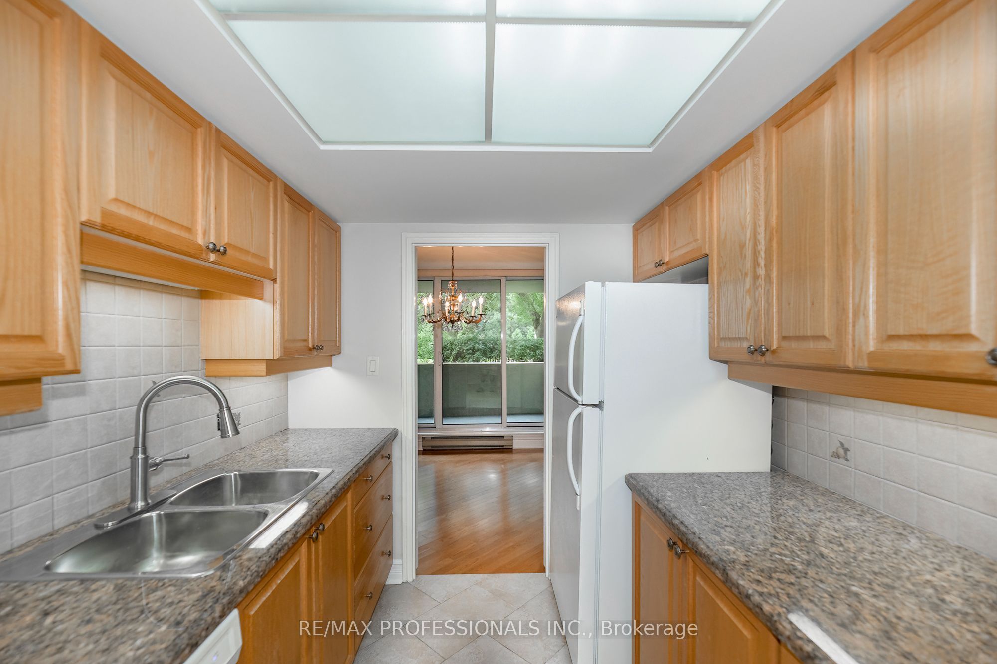 95 La Rose Avenue 105 Property Photo 13