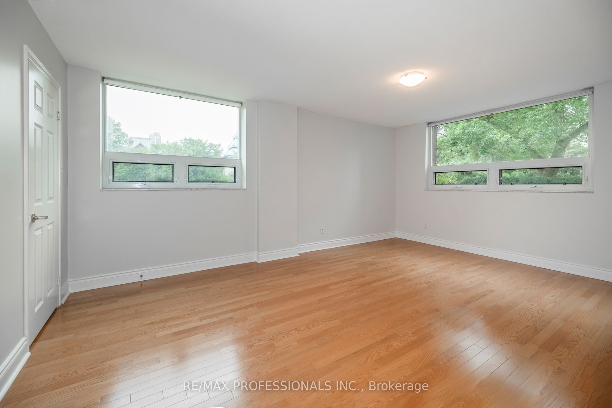 95 La Rose Avenue 105 Property Photo 18