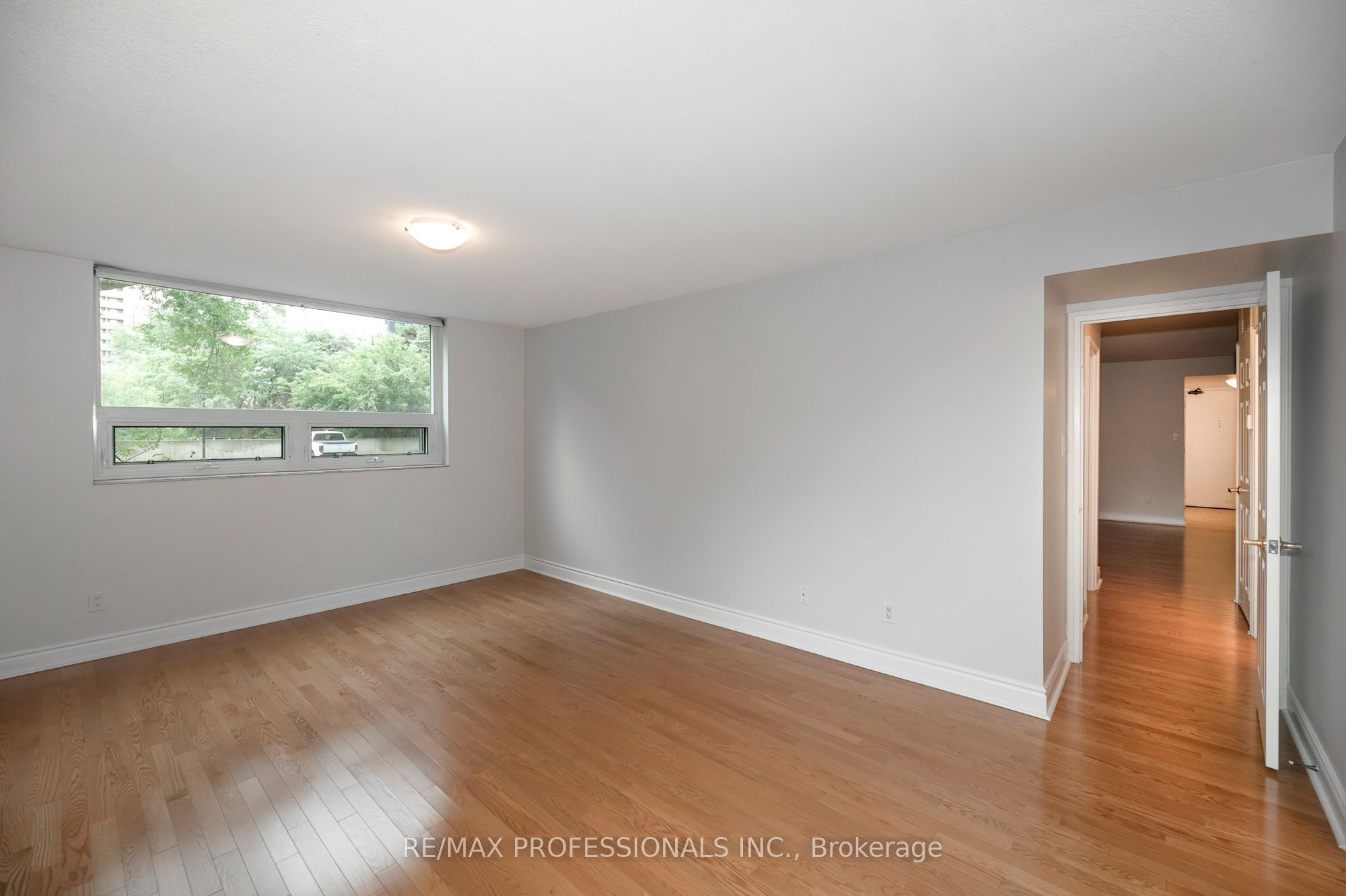 95 La Rose Avenue 105 Property Photo 20