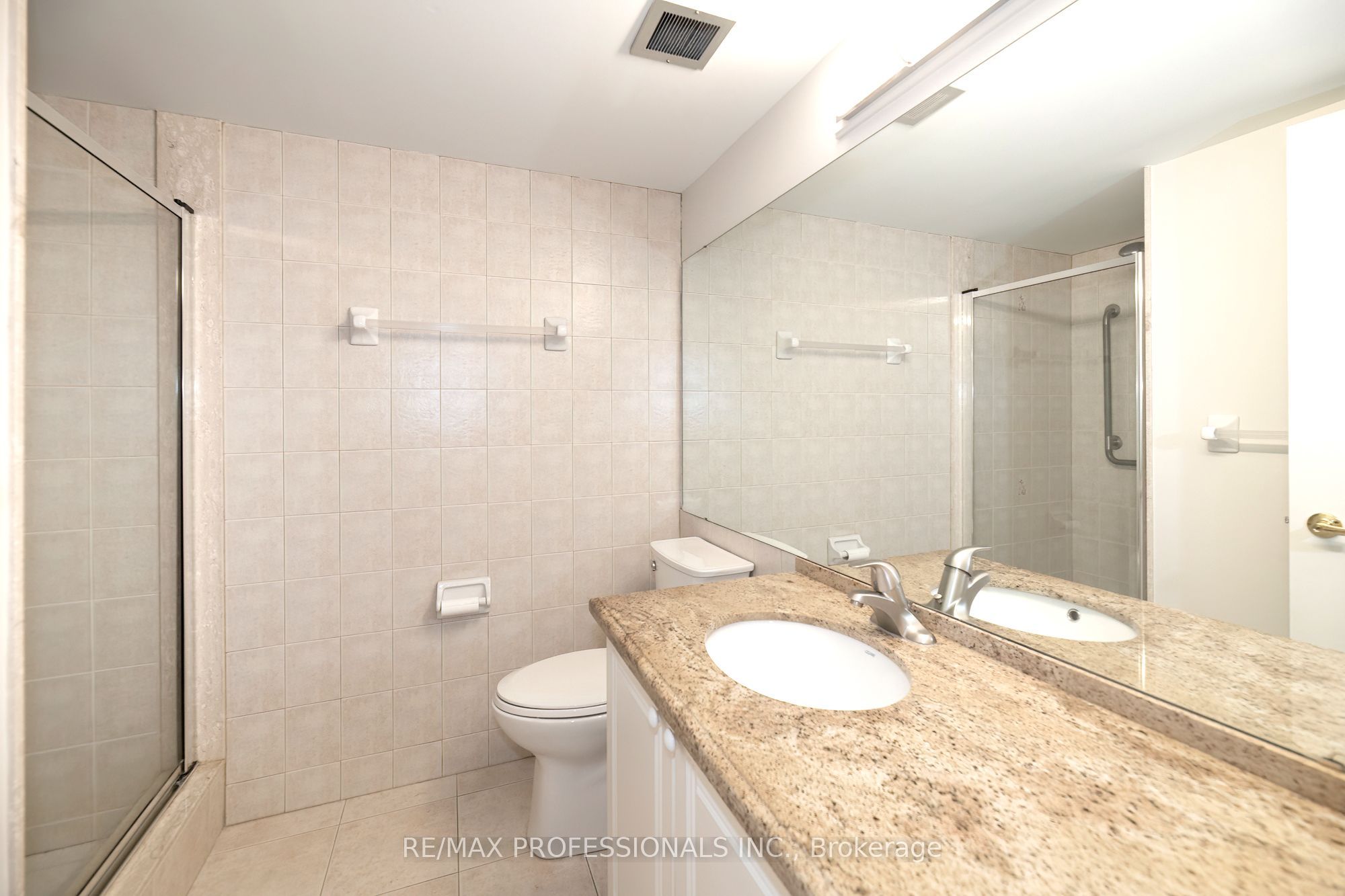 95 La Rose Avenue 105 Property Photo 26