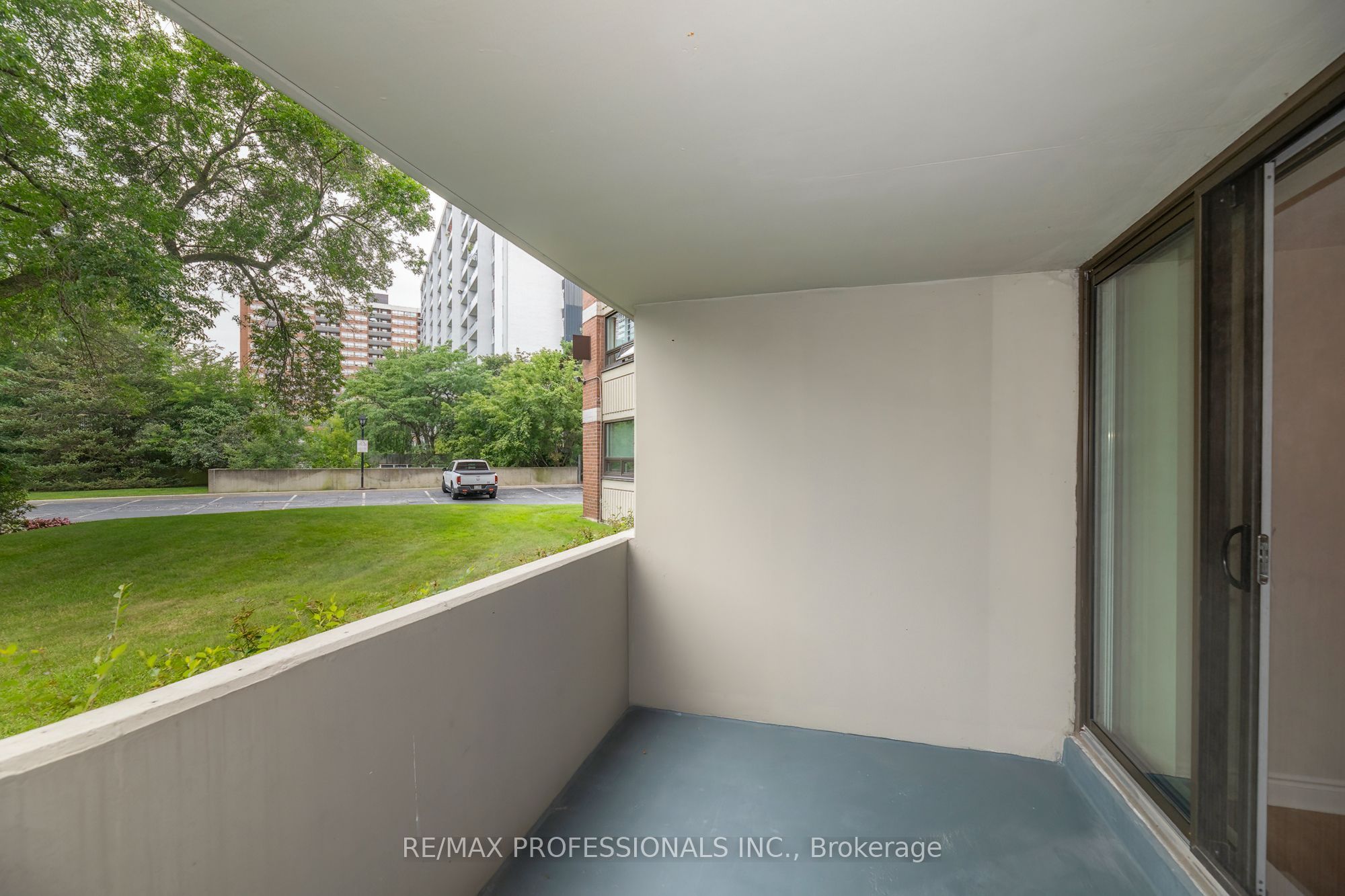 95 La Rose Avenue 105 Property Photo 28