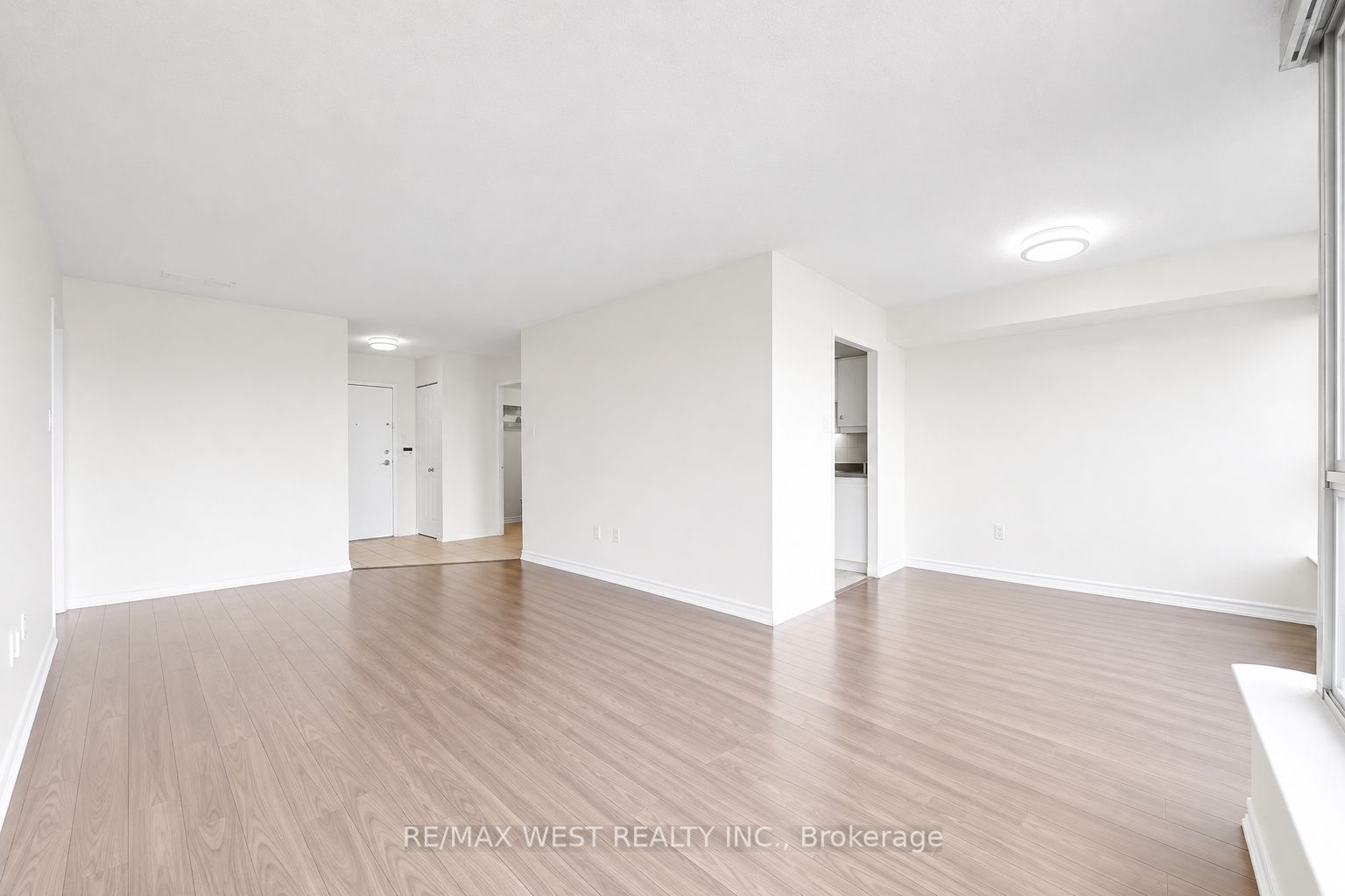 55 Elm Drive W 1801 Property Photo 11