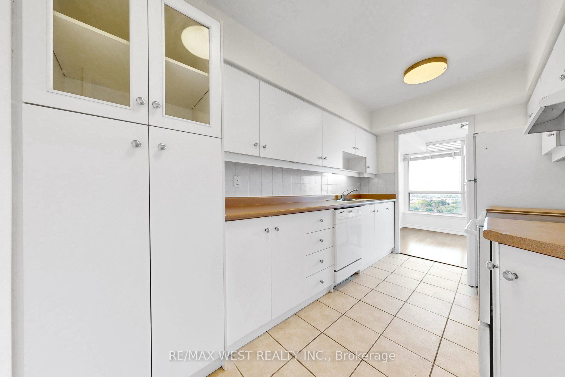55 Elm Drive W 1801 Property Photo 12