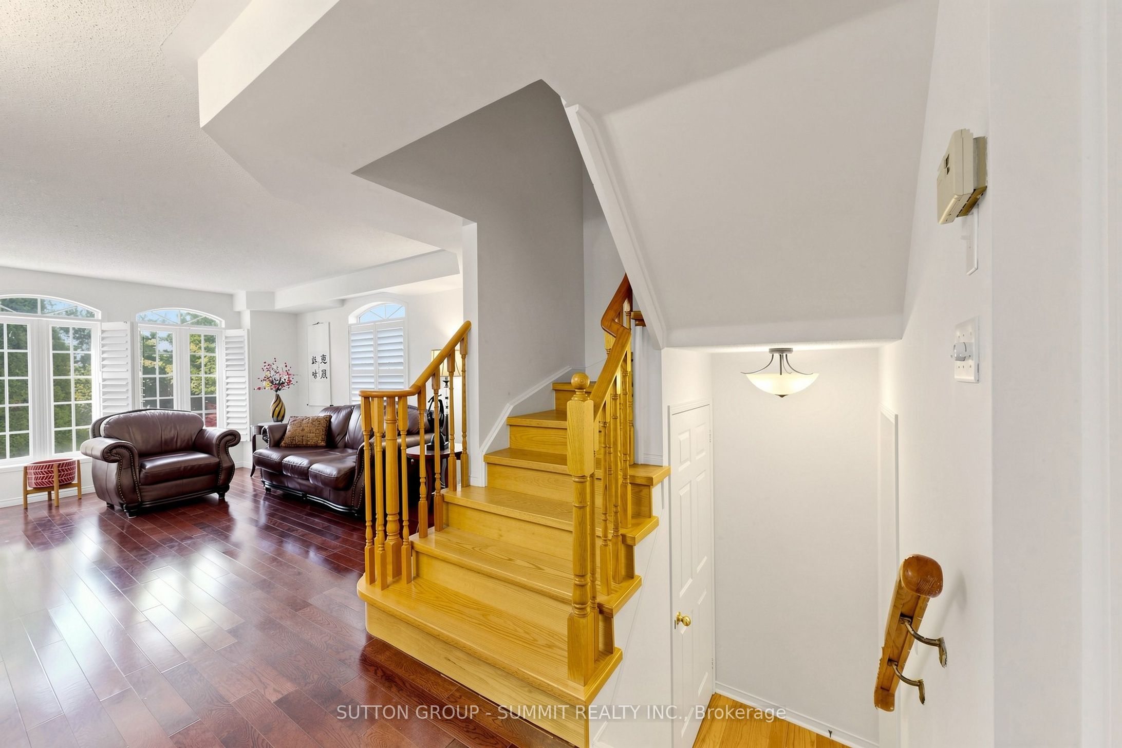 141 Gatwick Drive Property Photo 7