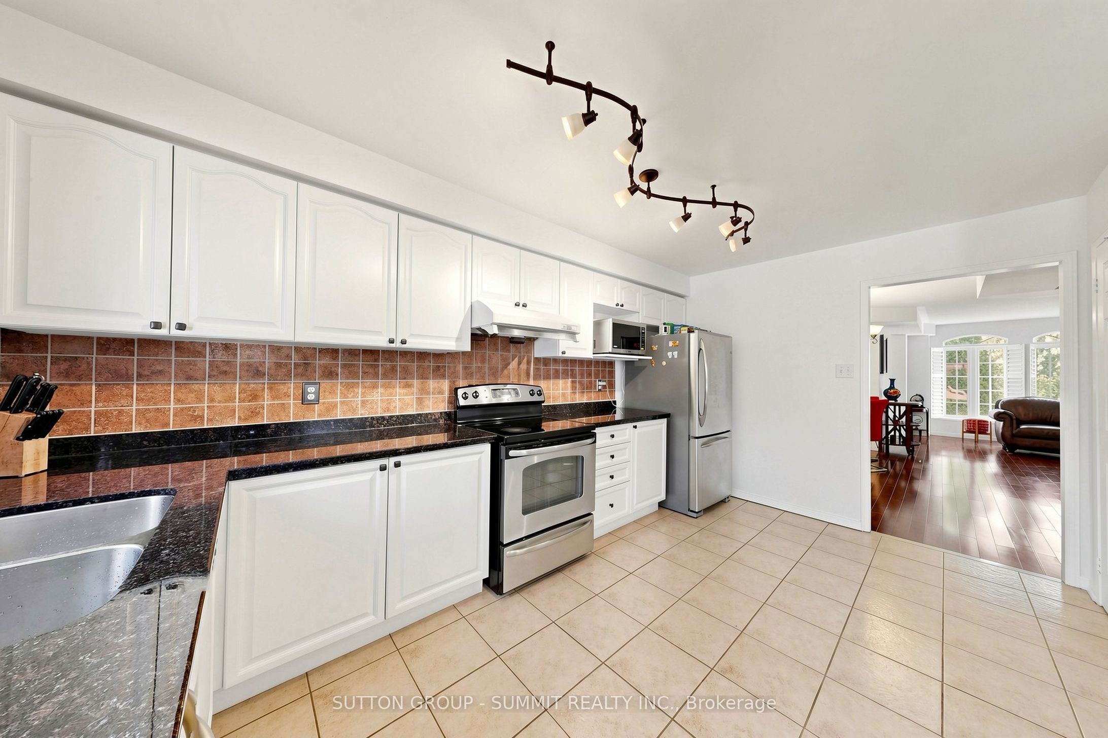 141 Gatwick Drive Property Photo 12