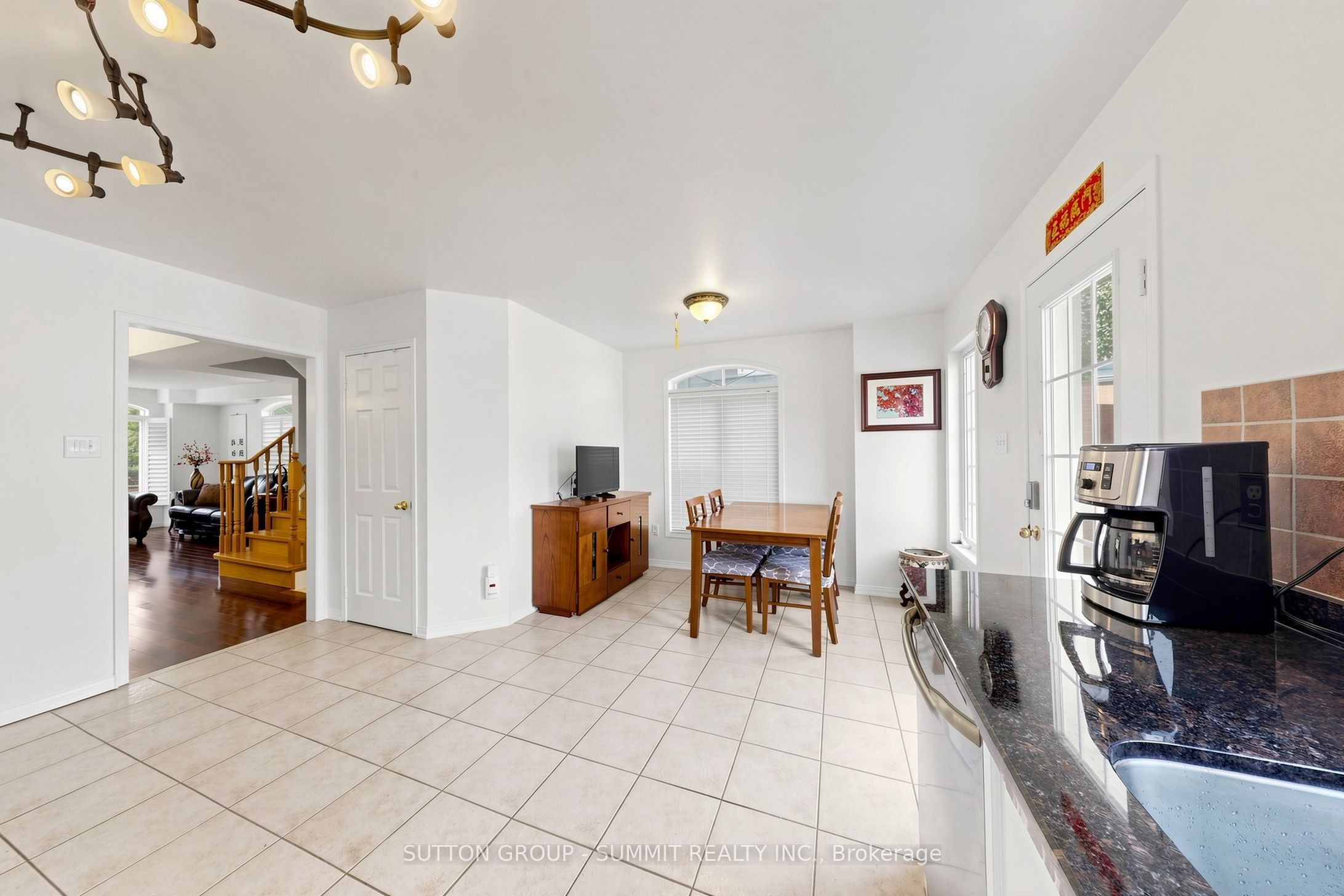 141 Gatwick Drive Property Photo 13