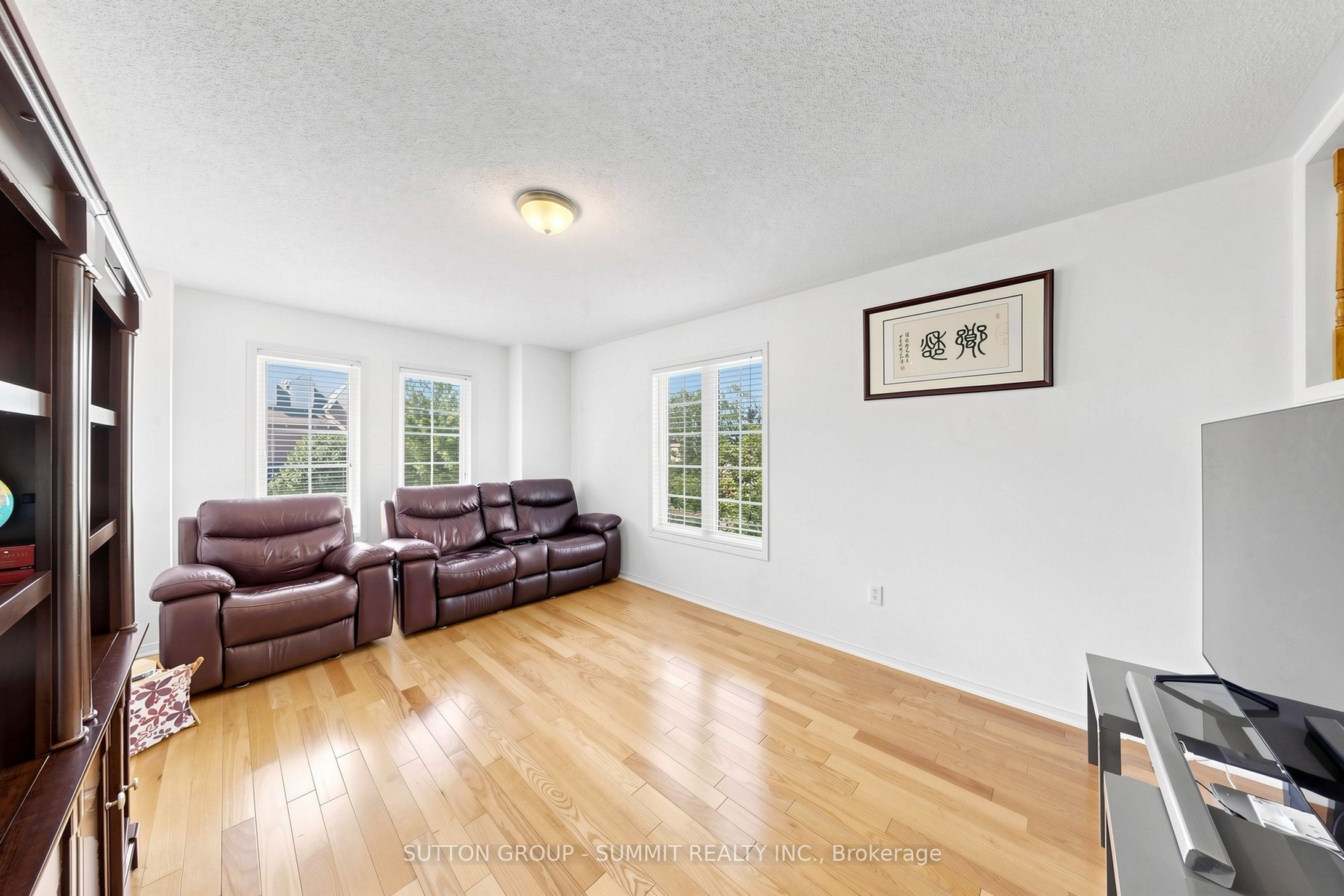 141 Gatwick Drive Property Photo 19