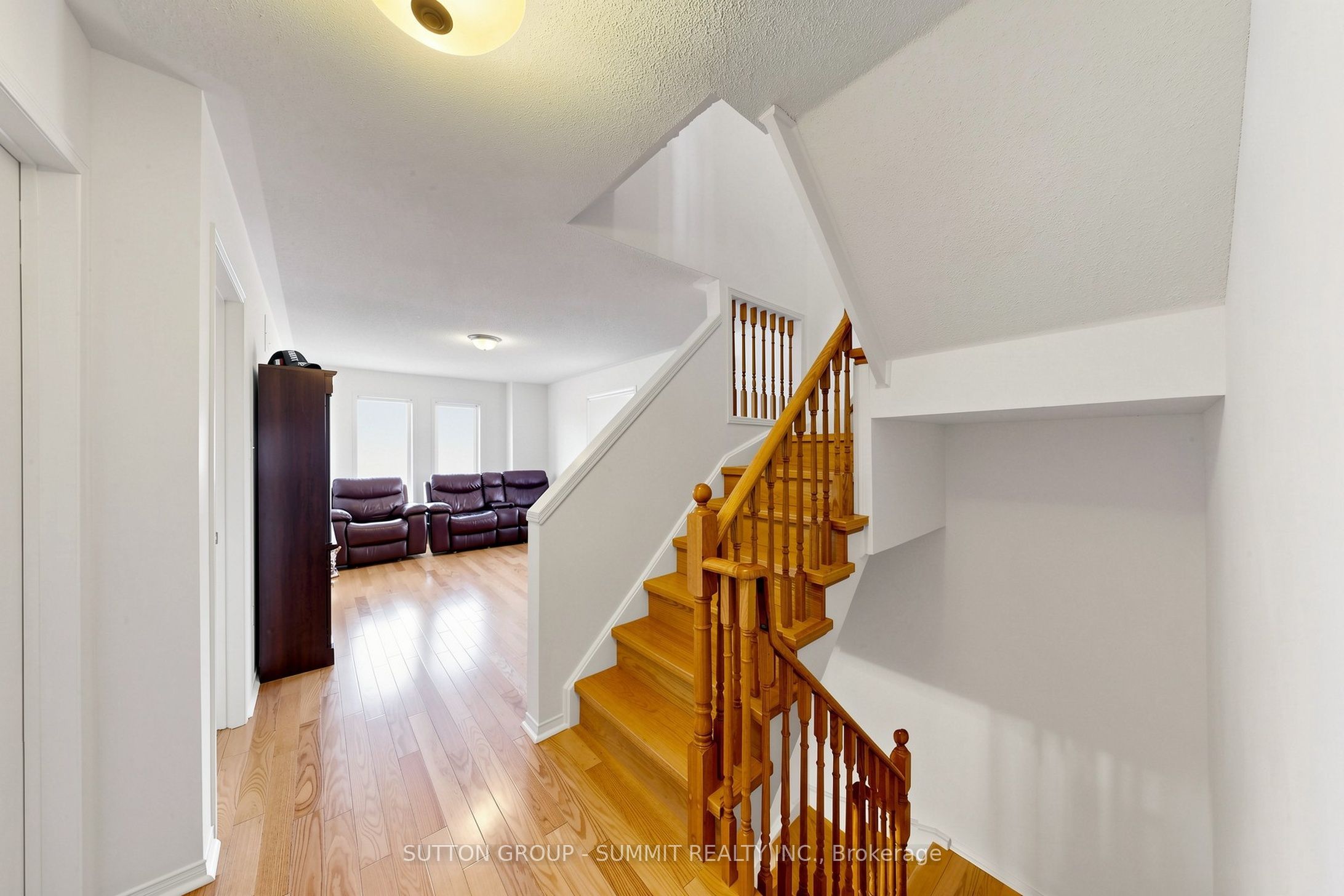 141 Gatwick Drive Property Photo 25