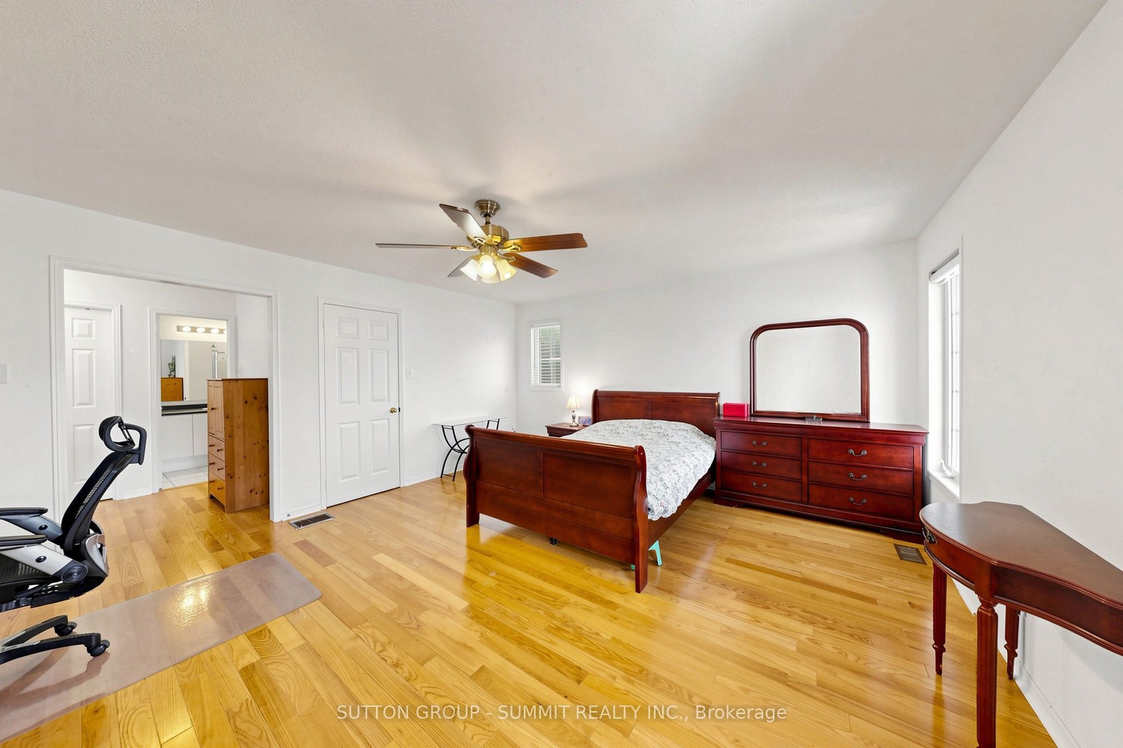 141 Gatwick Drive Property Photo 35