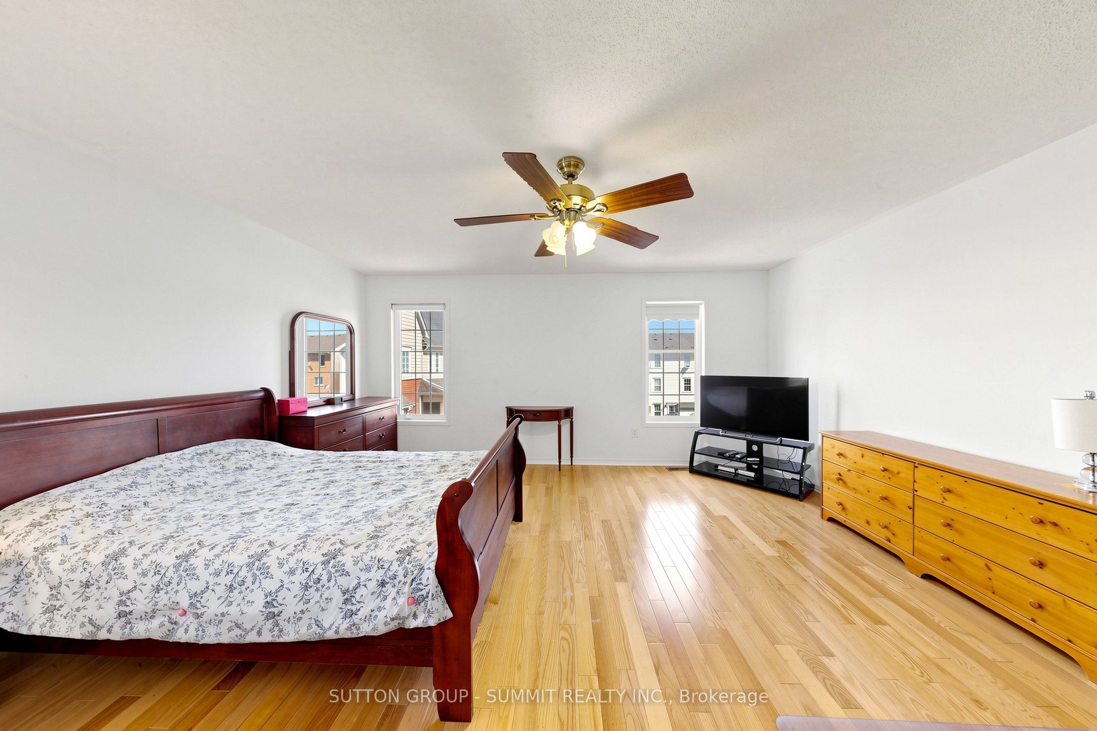 141 Gatwick Drive Property Photo 38