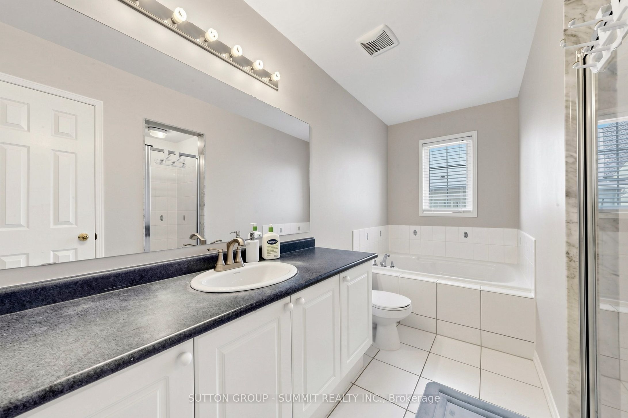 141 Gatwick Drive Property Photo 40