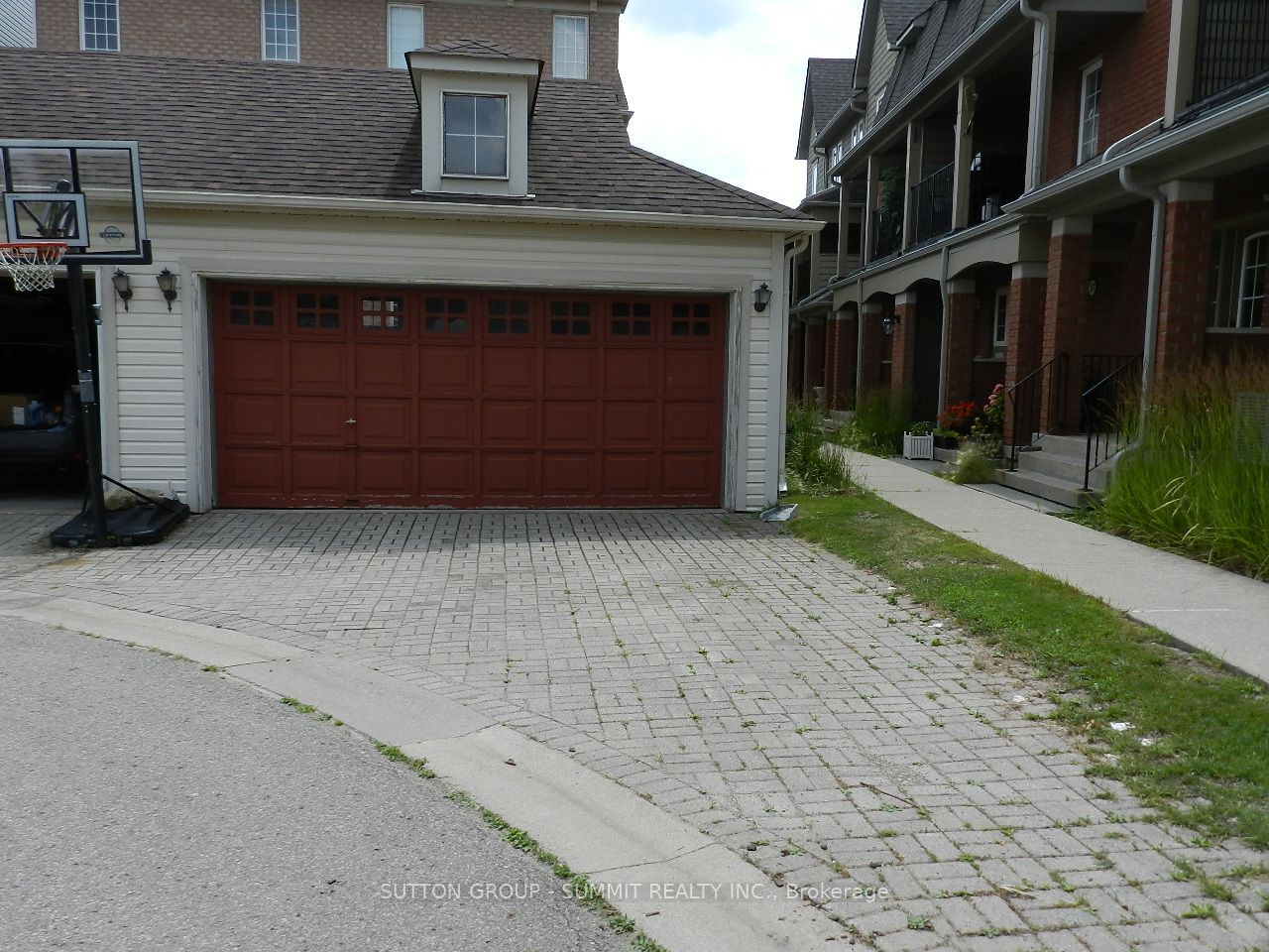 141 Gatwick Drive Property Photo 48