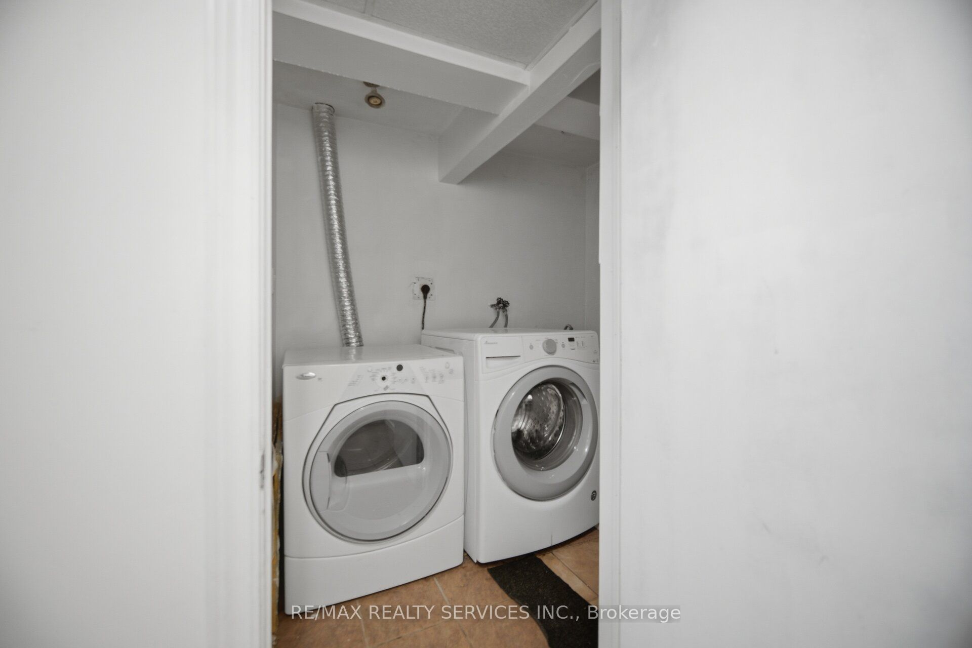 7493 Netherwood Road Property Photo 43