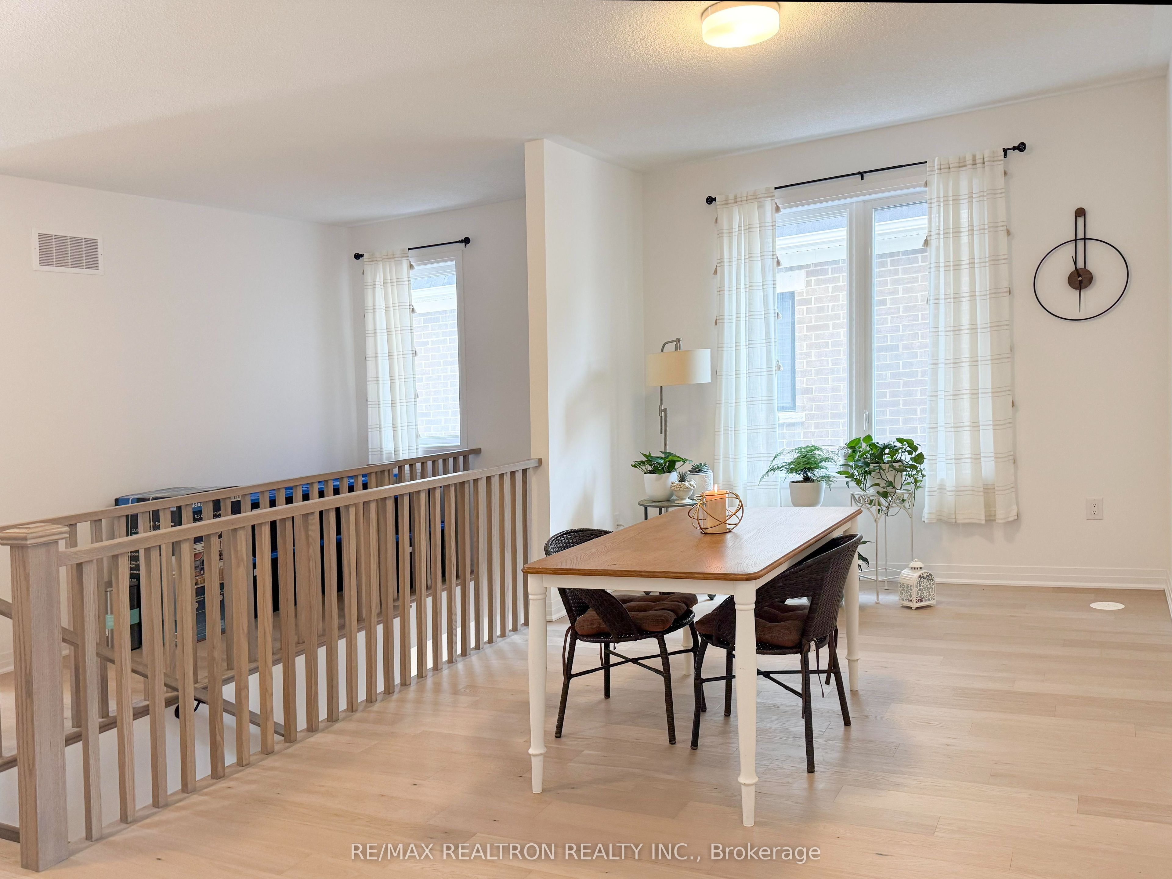 3272 Sixth Line Bedroom B Property Photo 6
