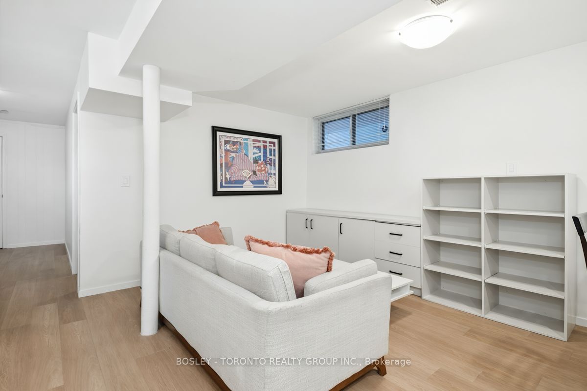 146 Earlscourt Avenue Lower Property Photo 3