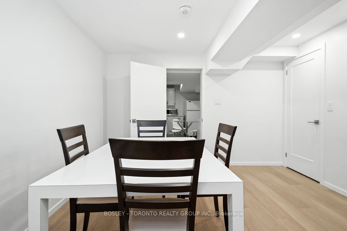 146 Earlscourt Avenue Lower Property Photo 8