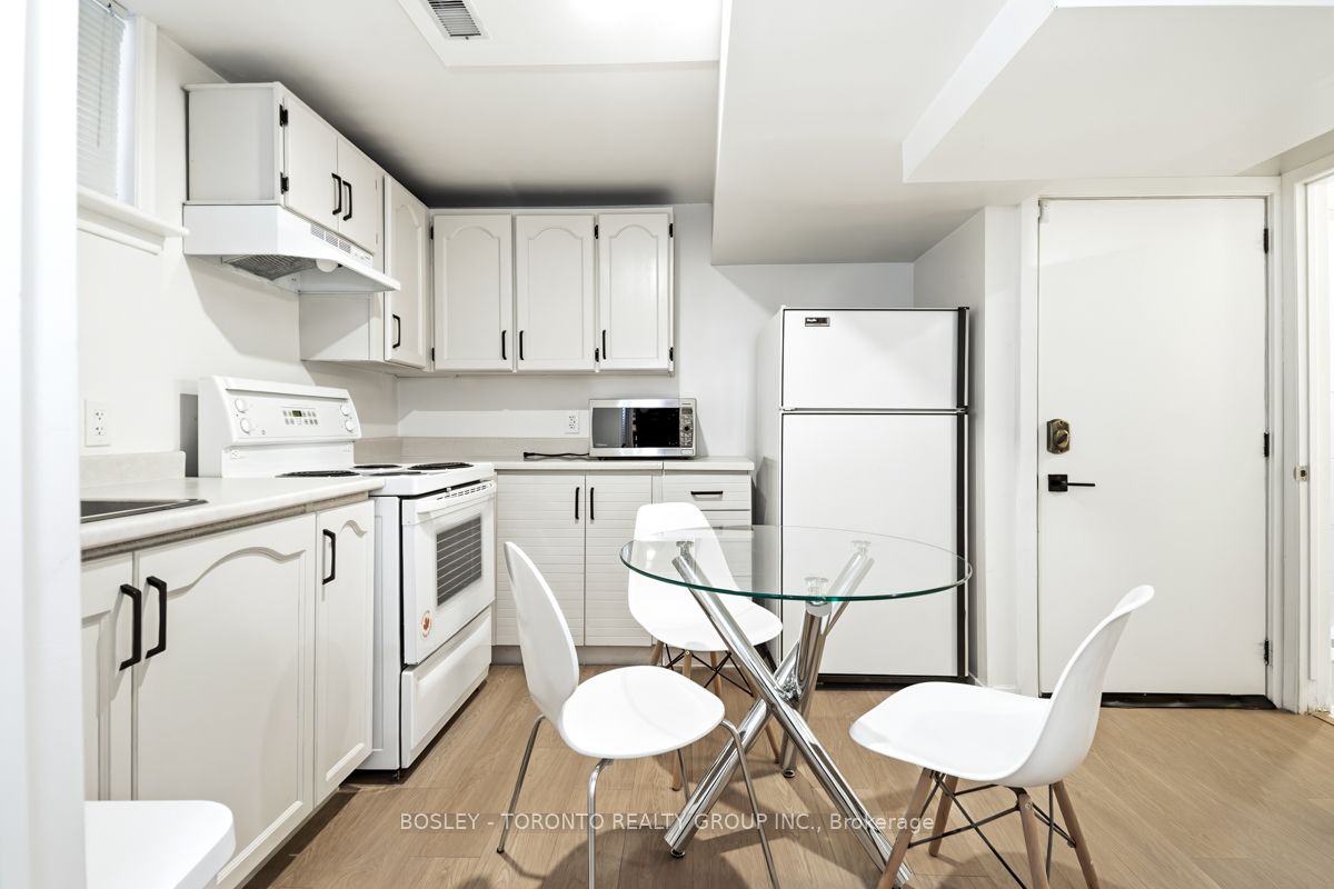 146 Earlscourt Avenue Lower Property Photo 12