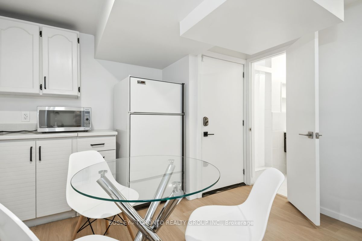 146 Earlscourt Avenue Lower Property Photo 13