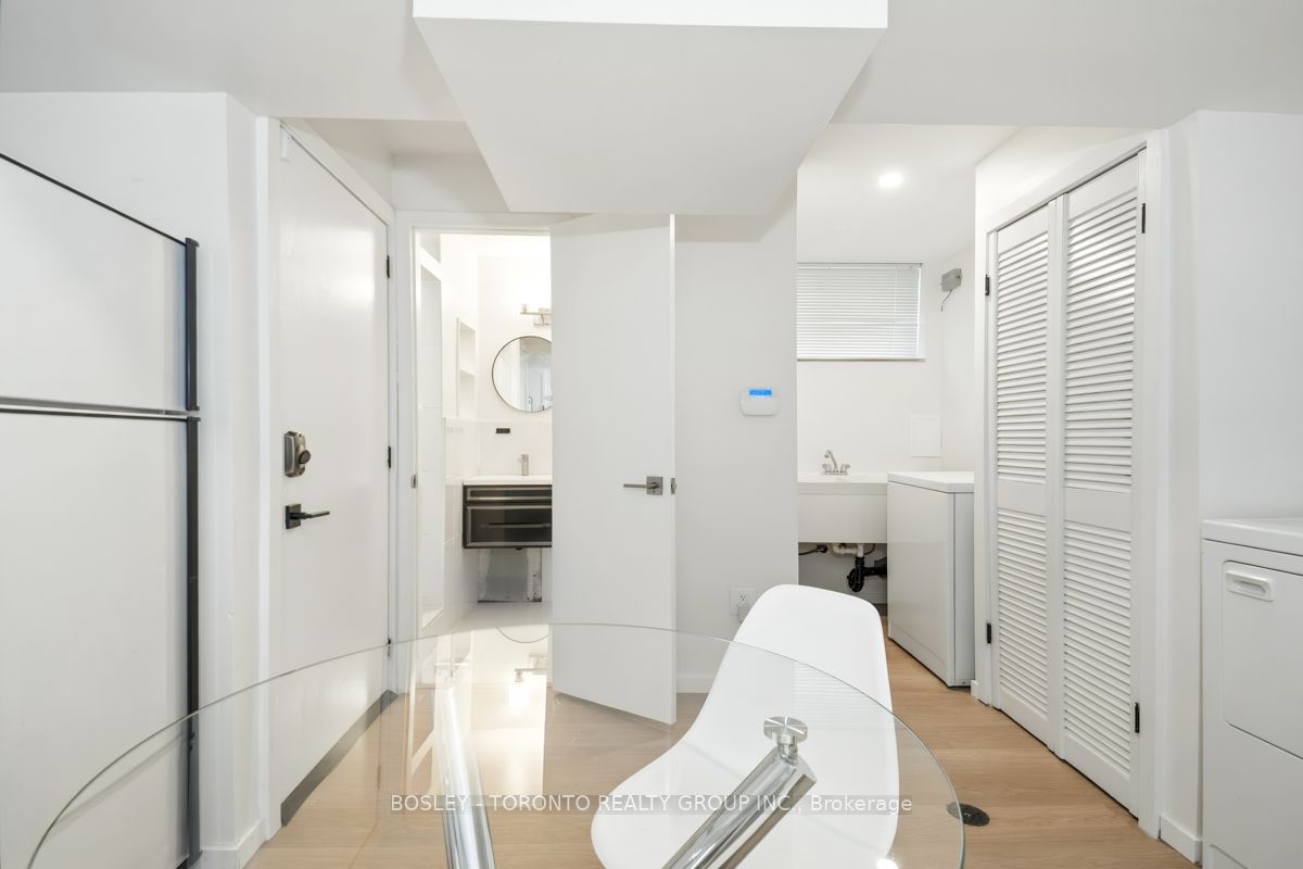 146 Earlscourt Avenue Lower Property Photo 14