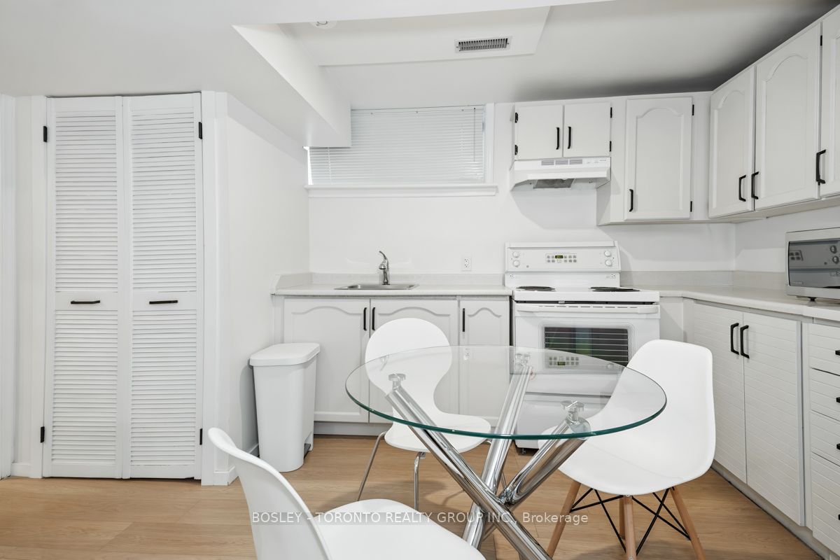 146 Earlscourt Avenue Lower Property Photo 17